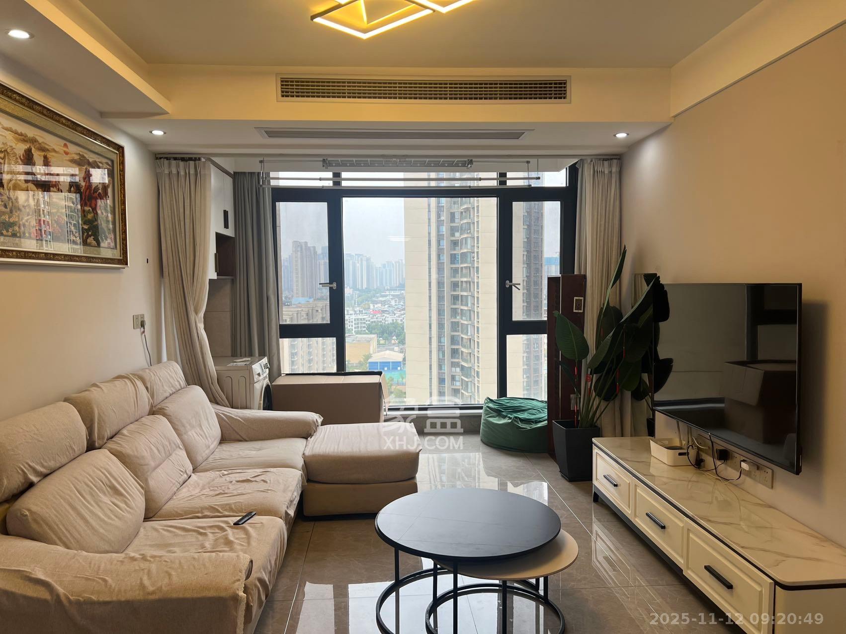 振业城三期  3室2厅1卫    3200.0元/月