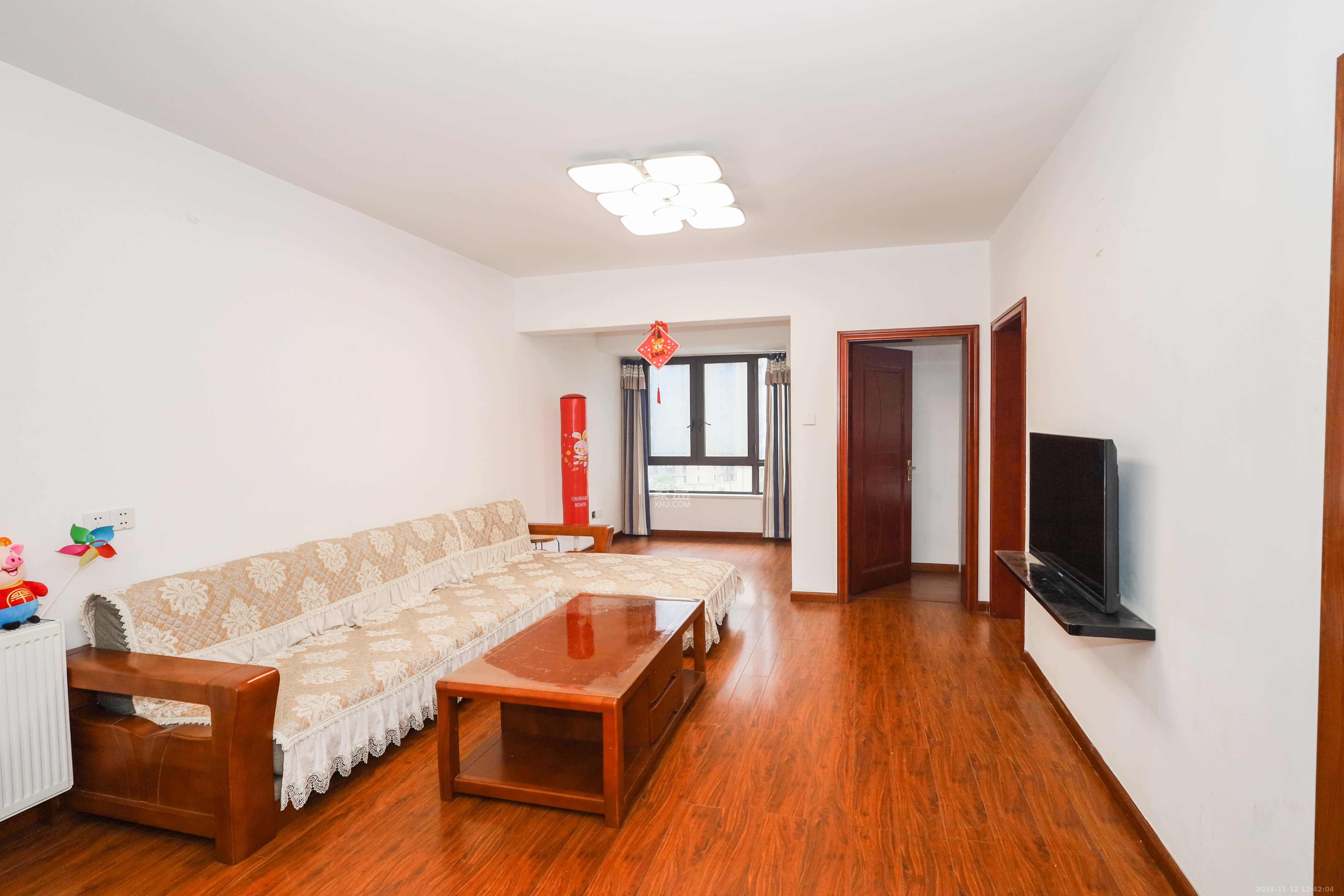 梅溪湖合能璞丽  3室2厅1卫    120.0万客厅