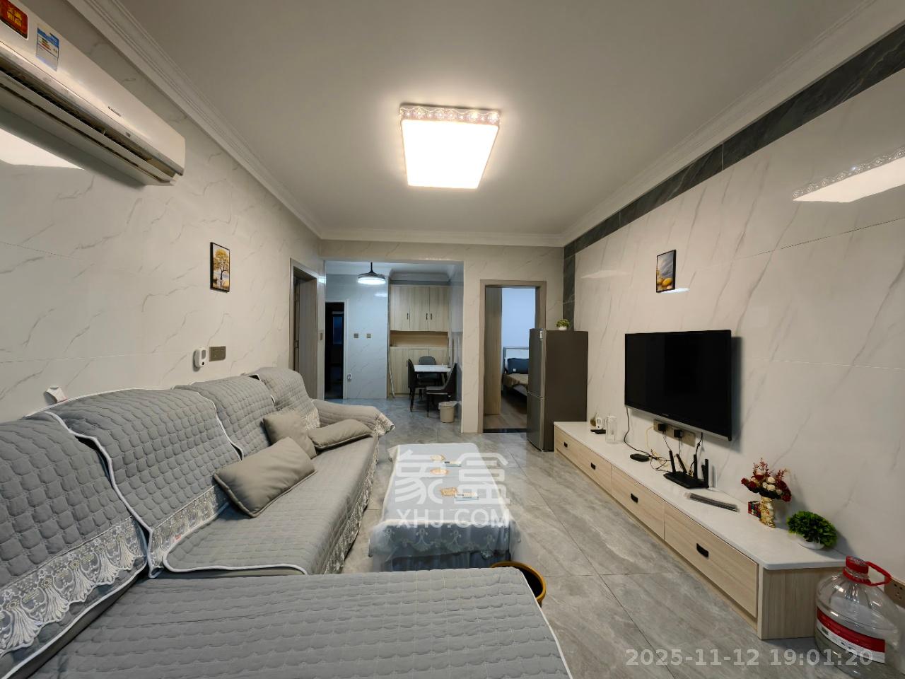 山水新城  2室2厅1卫    1800.0元/月室内图