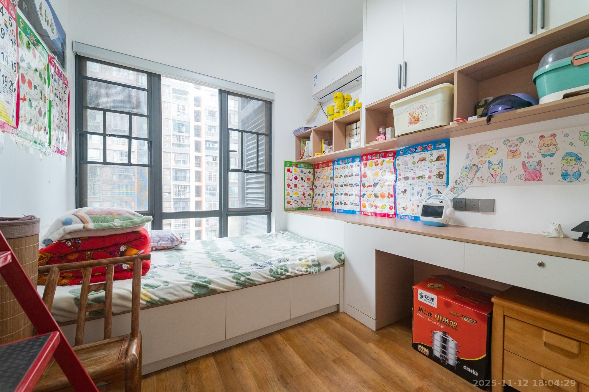 海伦春天  3室2厅2卫    79.8万卧室