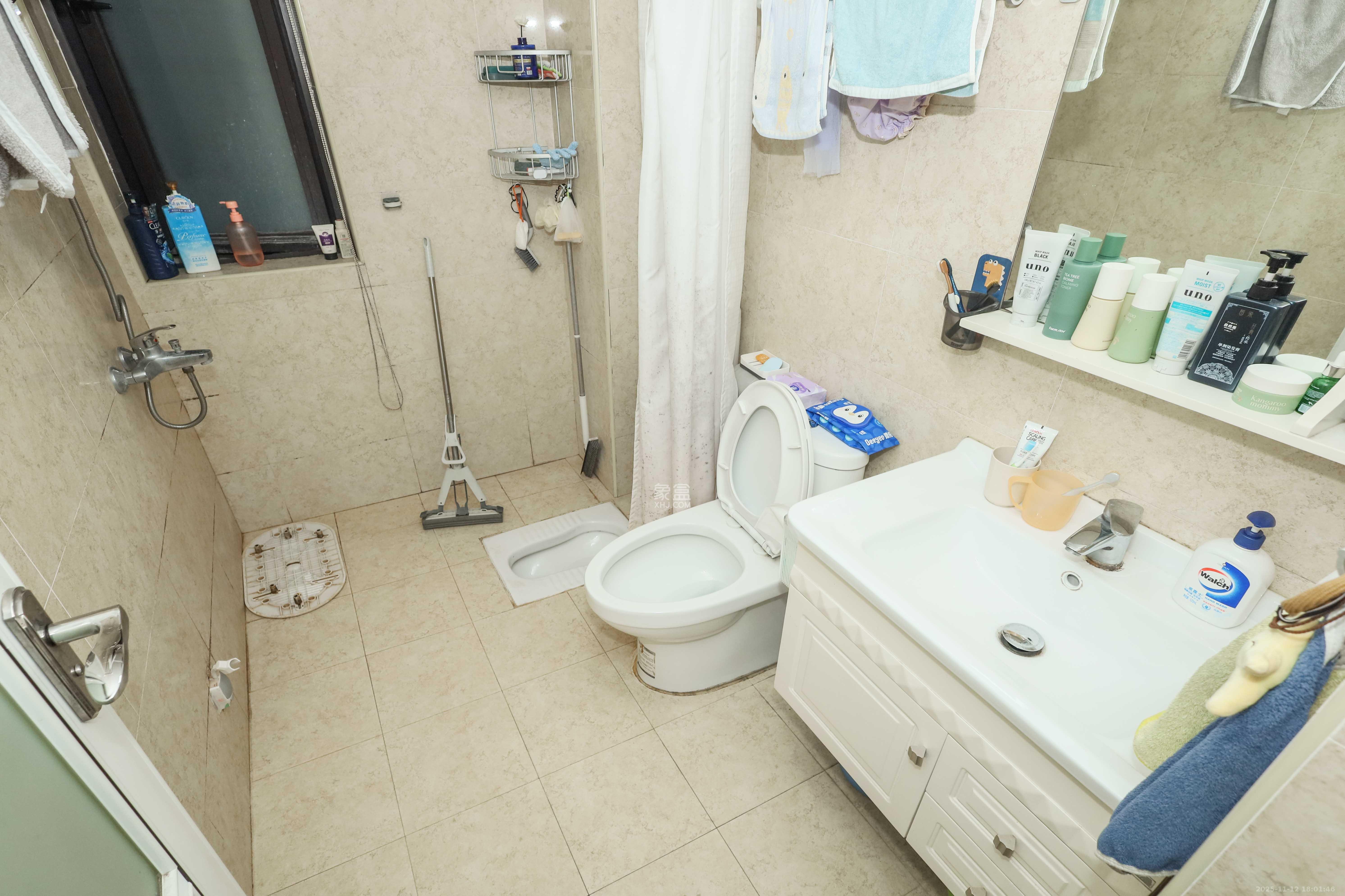 保利麓谷林语E区 4室2厅2卫 122.0万 保利麓谷林语E区 4室2厅2卫 122.0万卫生间