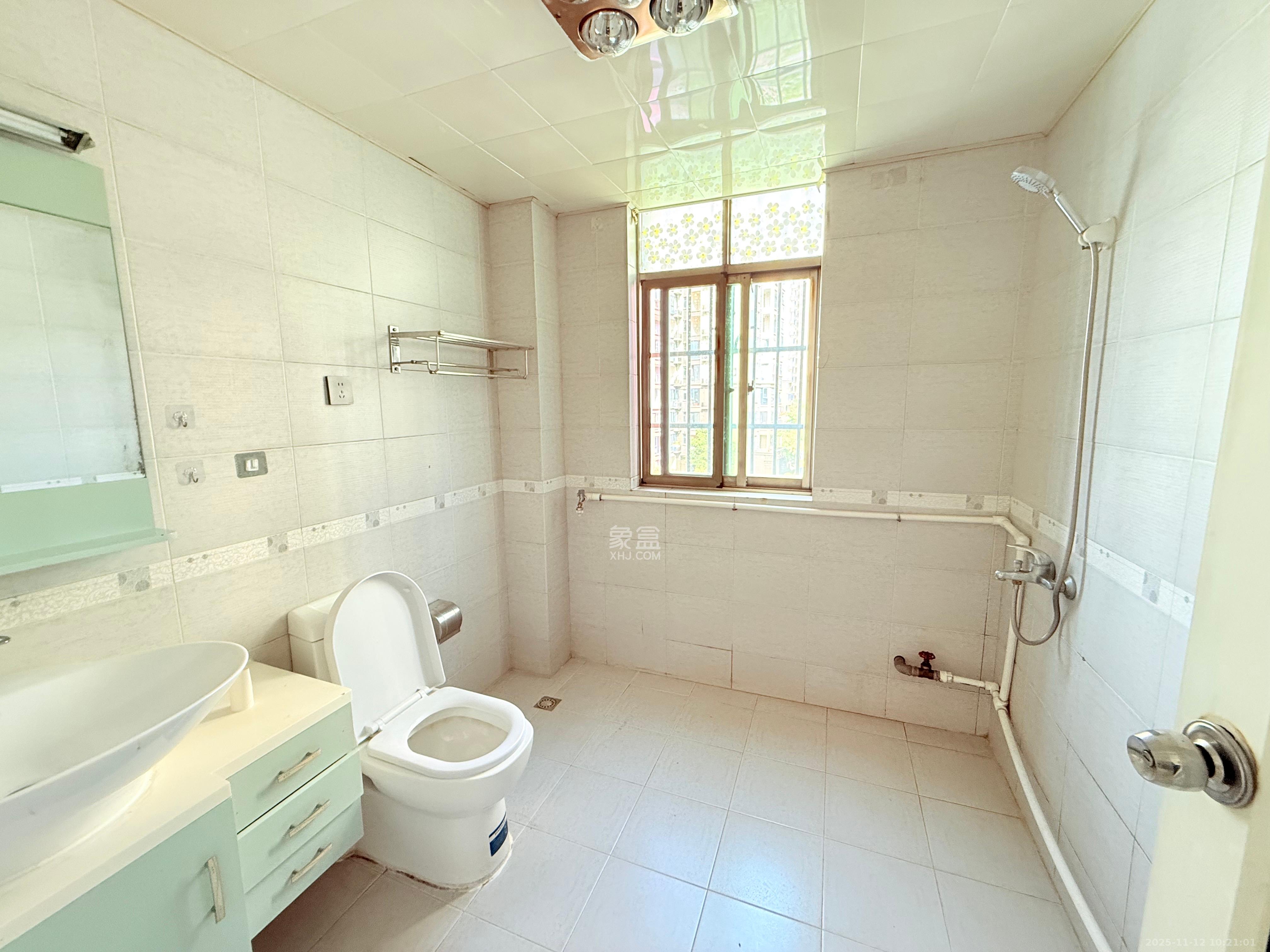 仁和家园 3室2厅1卫 1700.0元/月 仁和家园 3室2厅1卫 1700.0元/月室内图