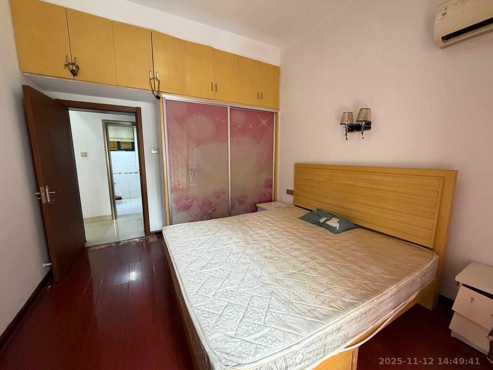 西域名邸 2室2厅1卫 1400.0元/月 西域名邸 2室2厅1卫 1400.0元/月室内图