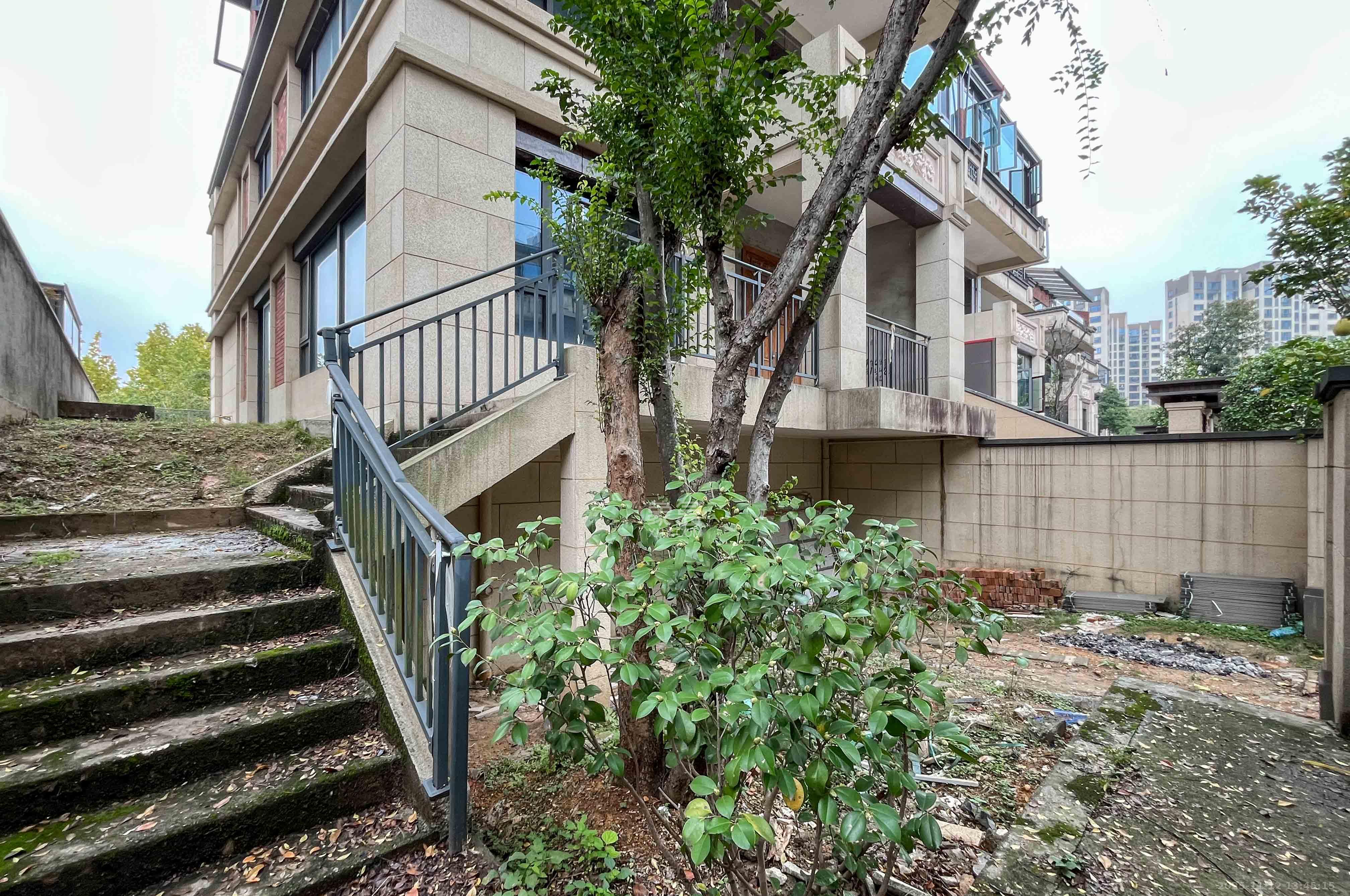 长房梅溪香山 8室4厅4卫 980.0万 长房梅溪香山 8室4厅4卫 980.0万其他