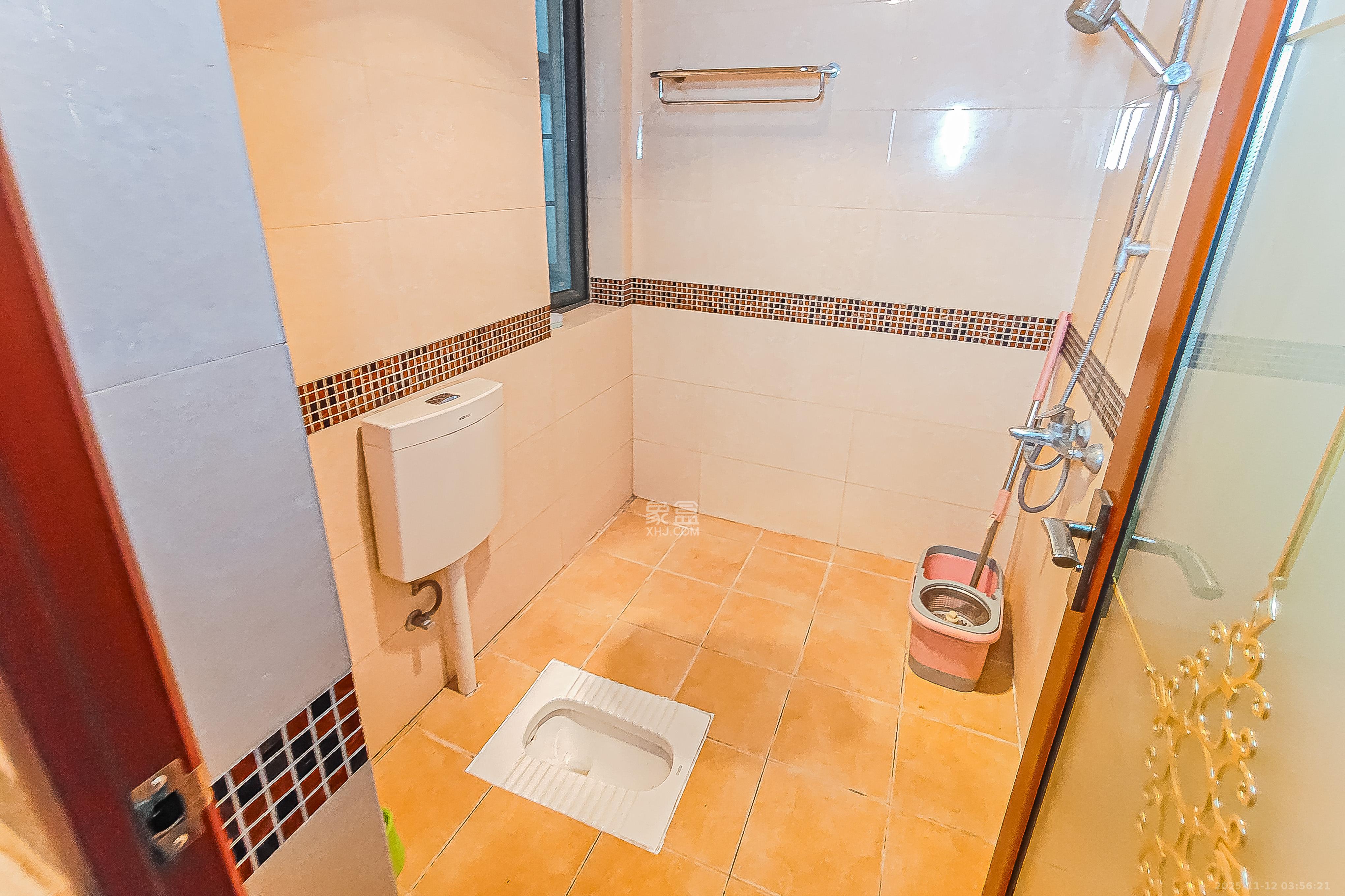 万博汇 3室2厅2卫 180.0万 万博汇 3室2厅2卫 180.0万卫生间