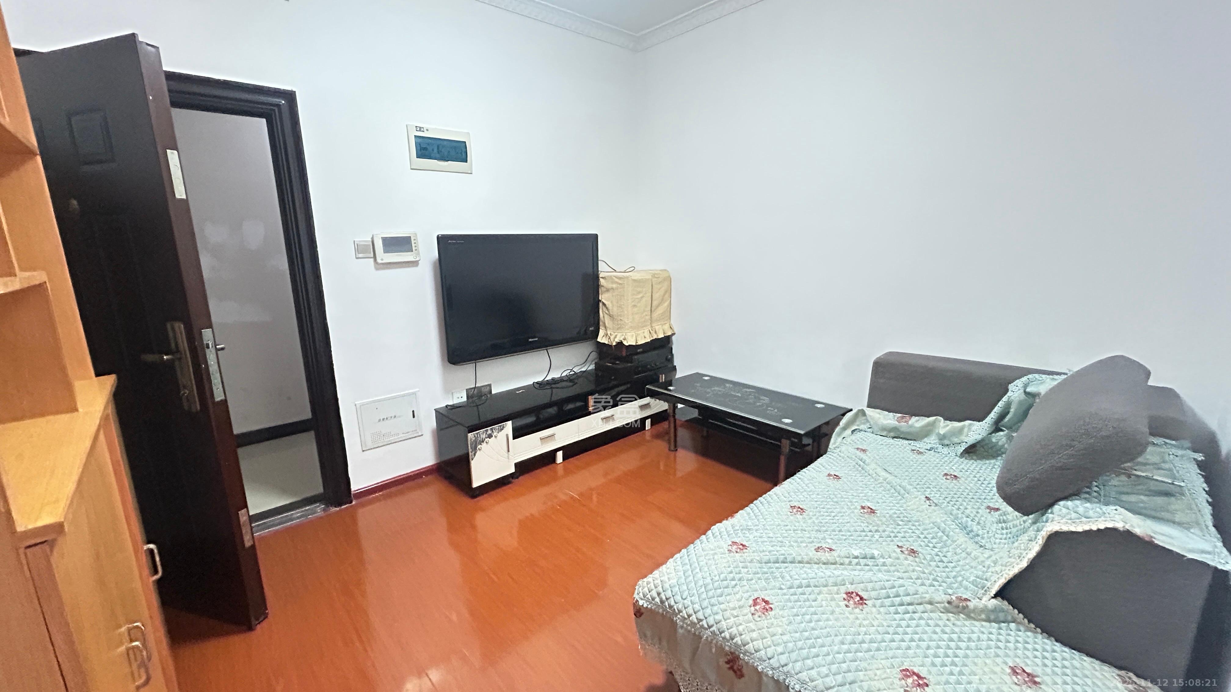 泊林晶城  1室1厅1卫    1000.0元/月