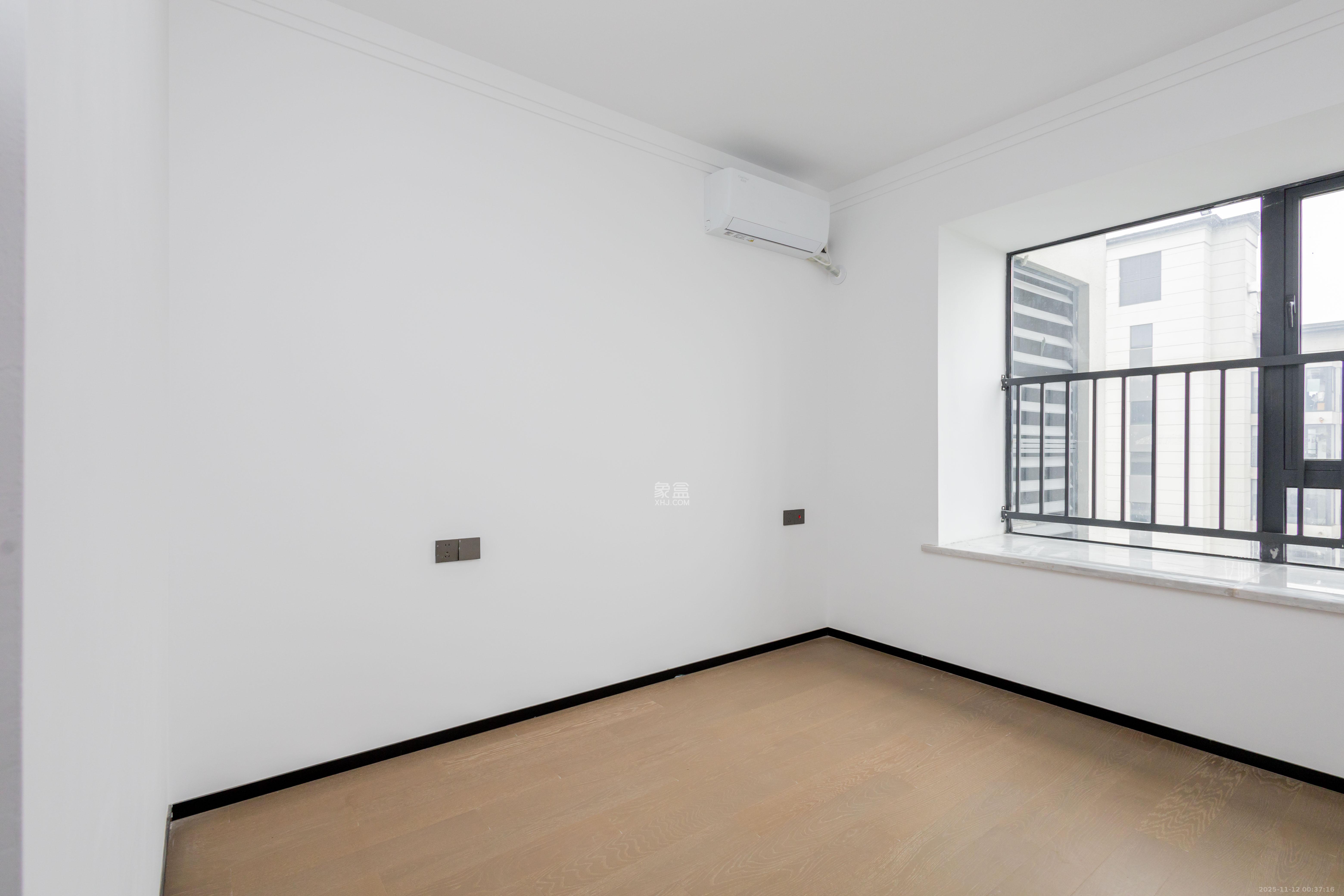 湘语洺悦 4室2厅2卫 200.0万 湘语洺悦 4室2厅2卫 200.0万卧室