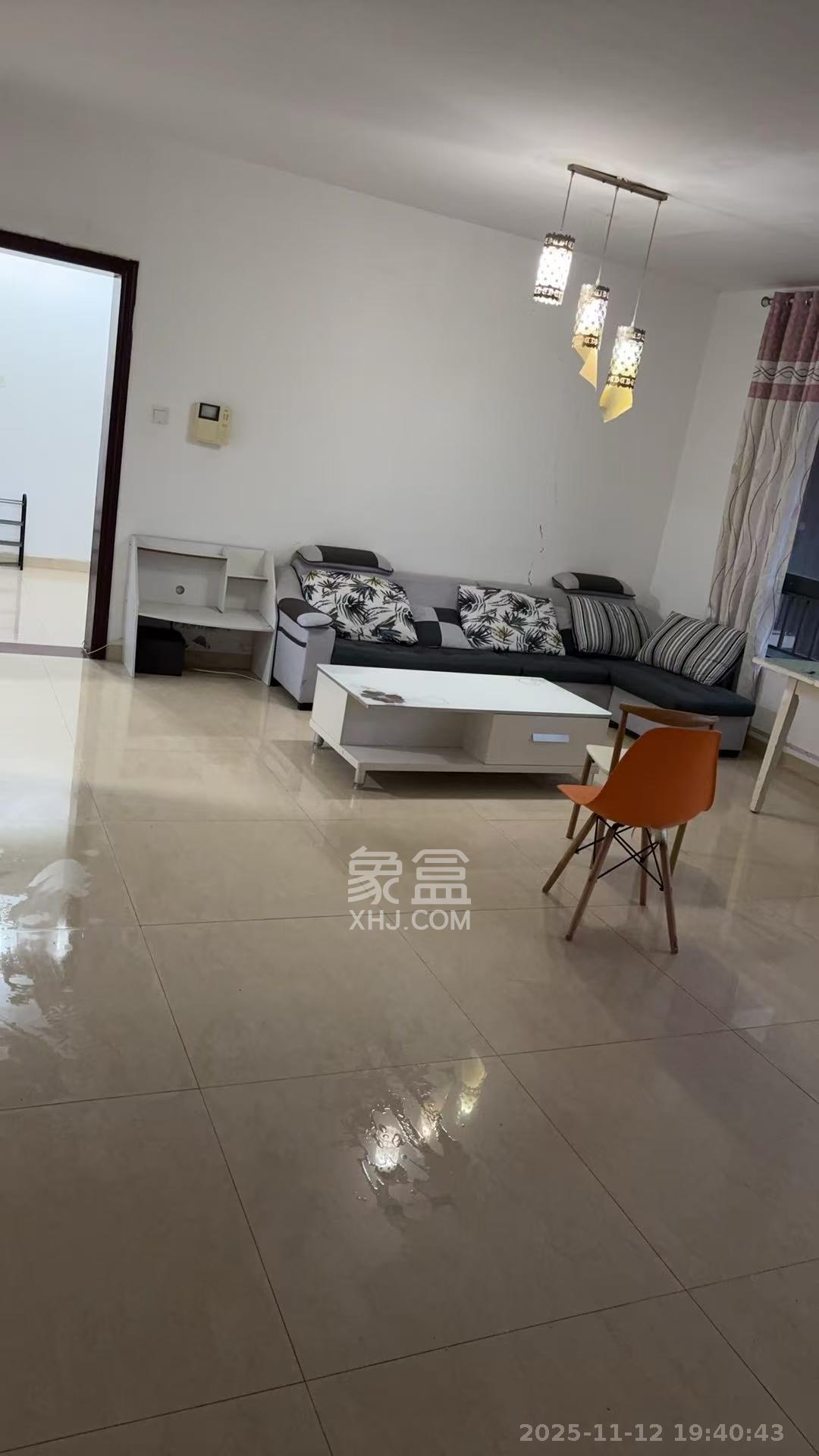 华润凤凰城二期  1室1厅1卫    1600.0元/月