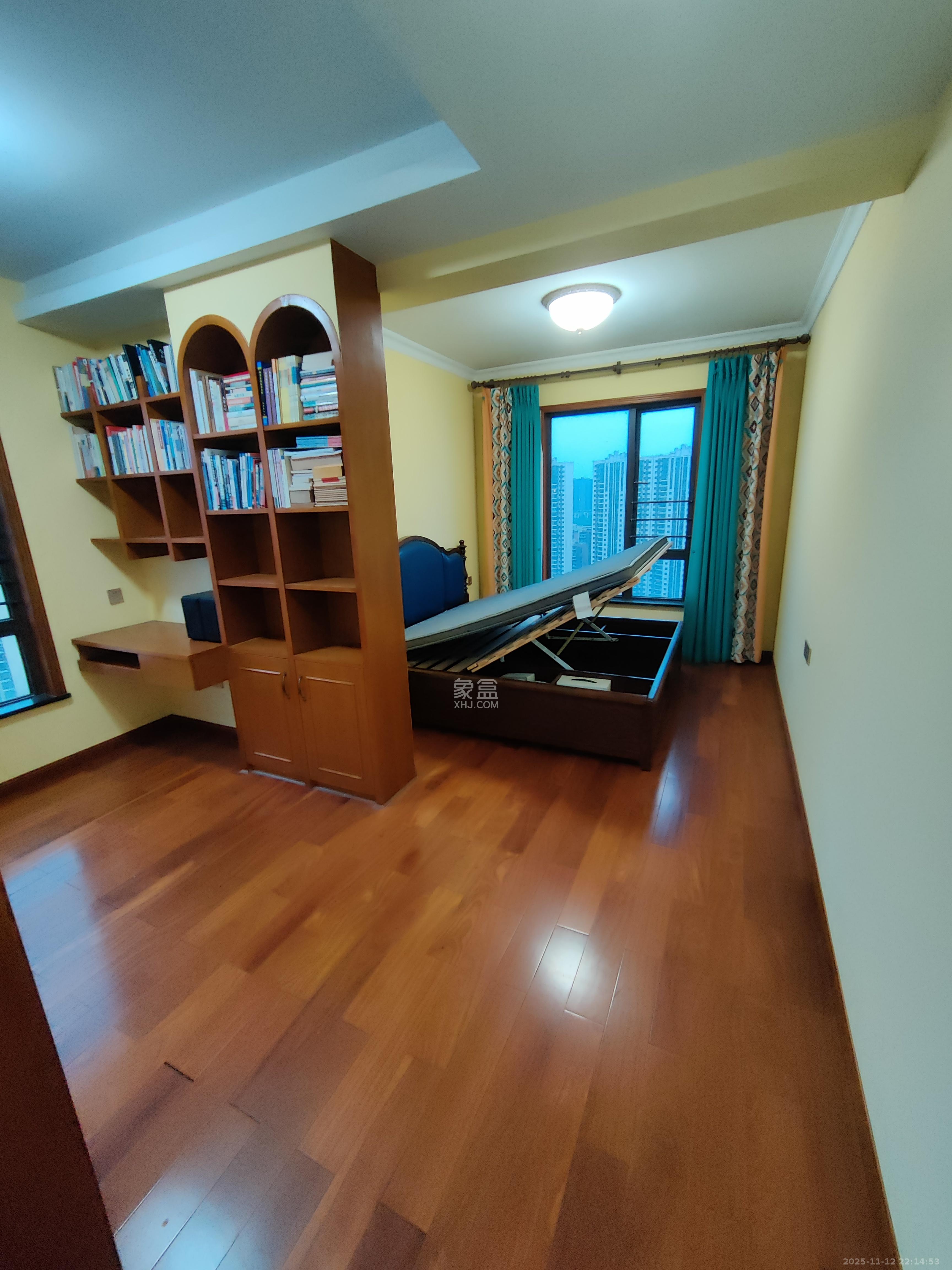 龙湖湘风原著（龙湖湘风星城）  3室2厅1卫    2200.0元/月室内图