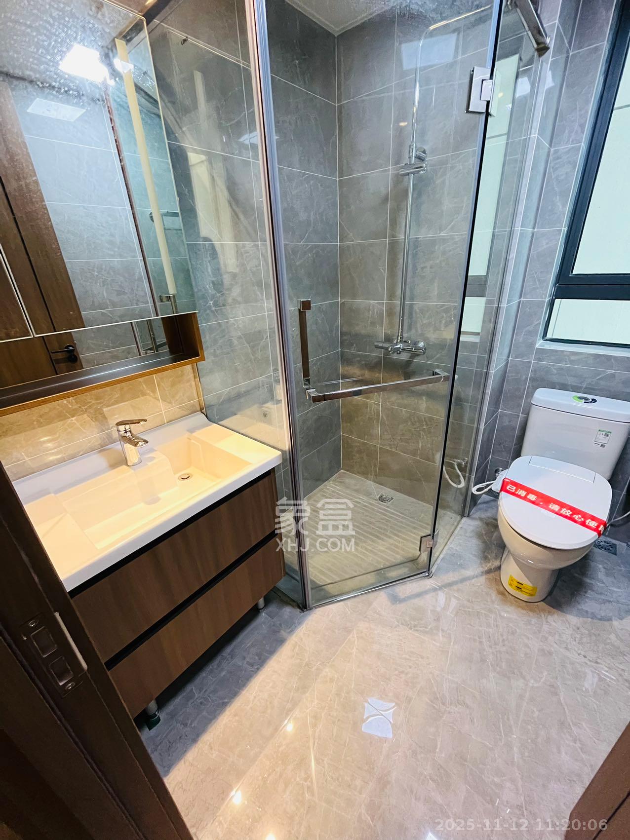 卓越中寰  3室2厅2卫    4500.0元/月室内图