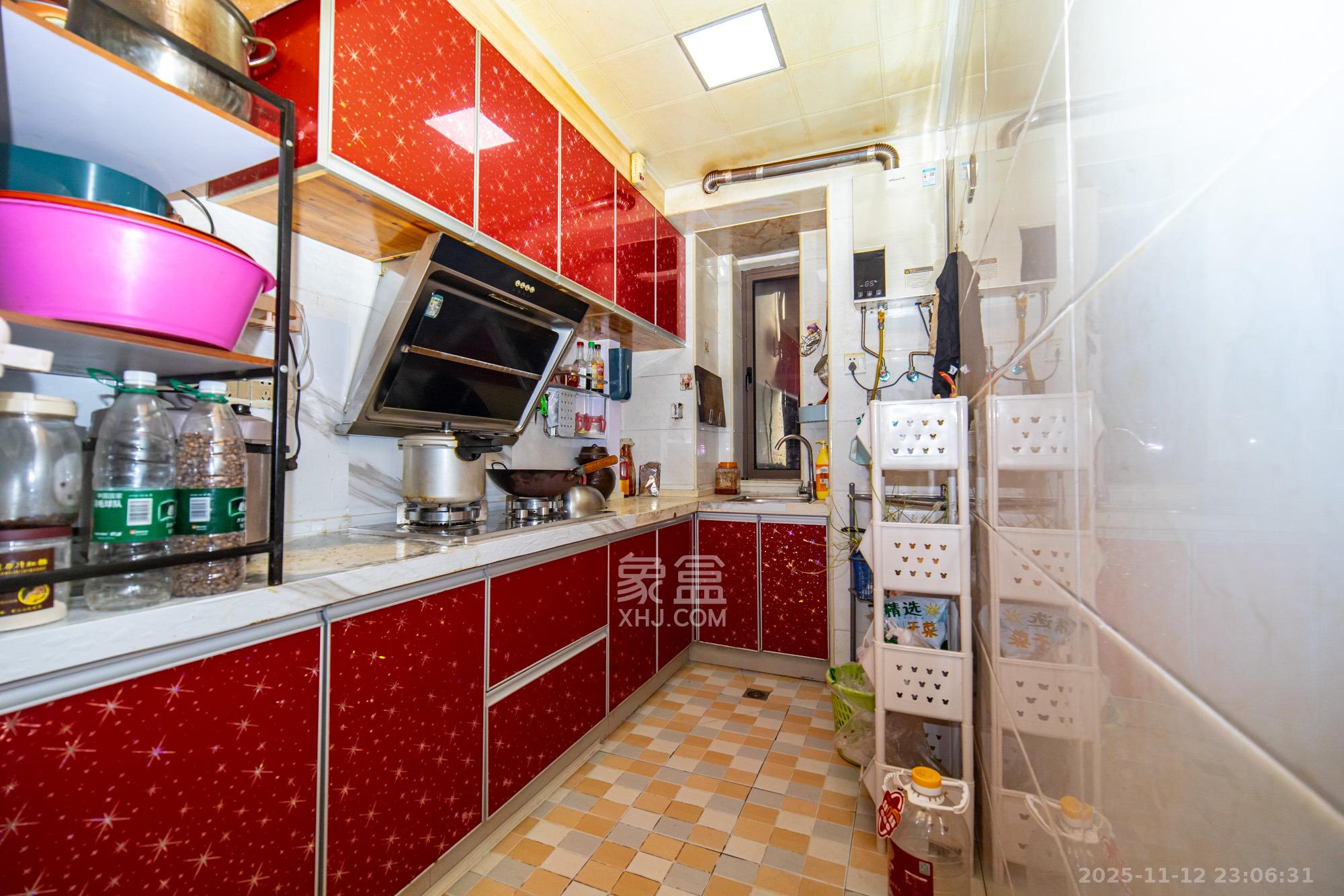 新长海广场  2室1厅1卫    39.8万厨房