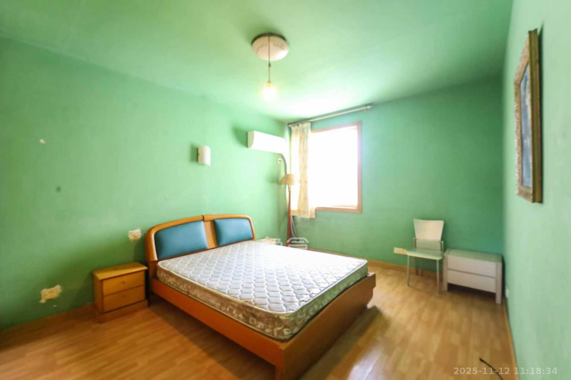 德政园  3室2厅2卫    1800.0元/月室内图