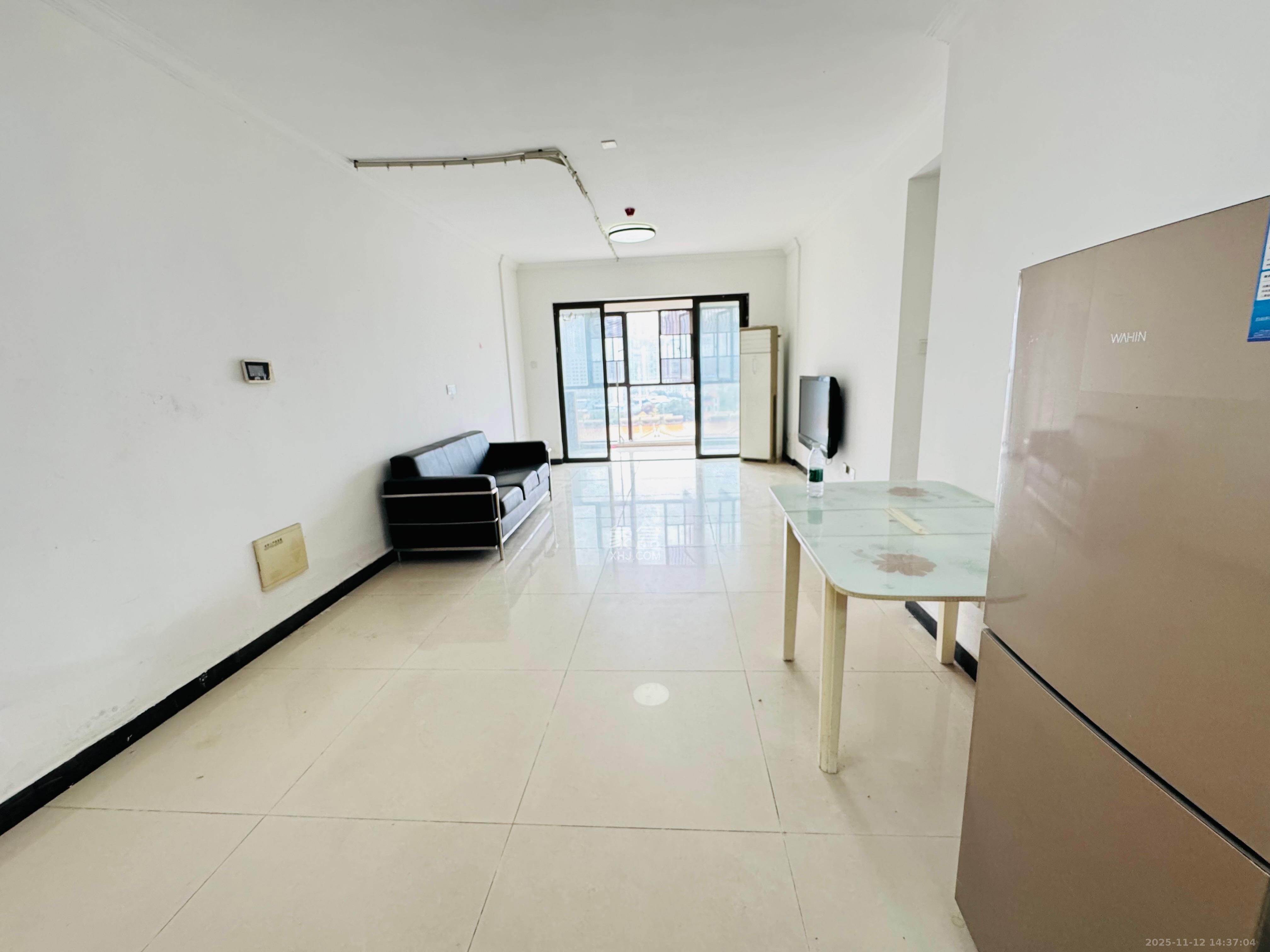 芙蓉别墅山庄（嘉湘华庭）  3室2厅1卫    2700.0元/月室内图