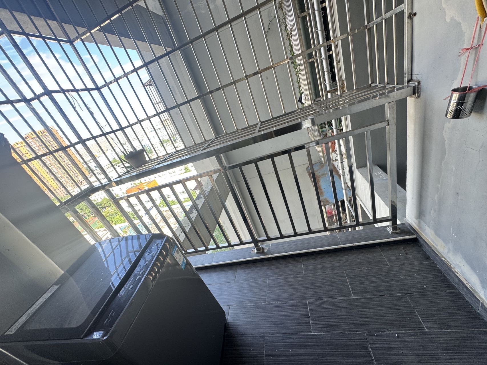 锦地翰城一期  3室2厅2卫    135.0万客厅