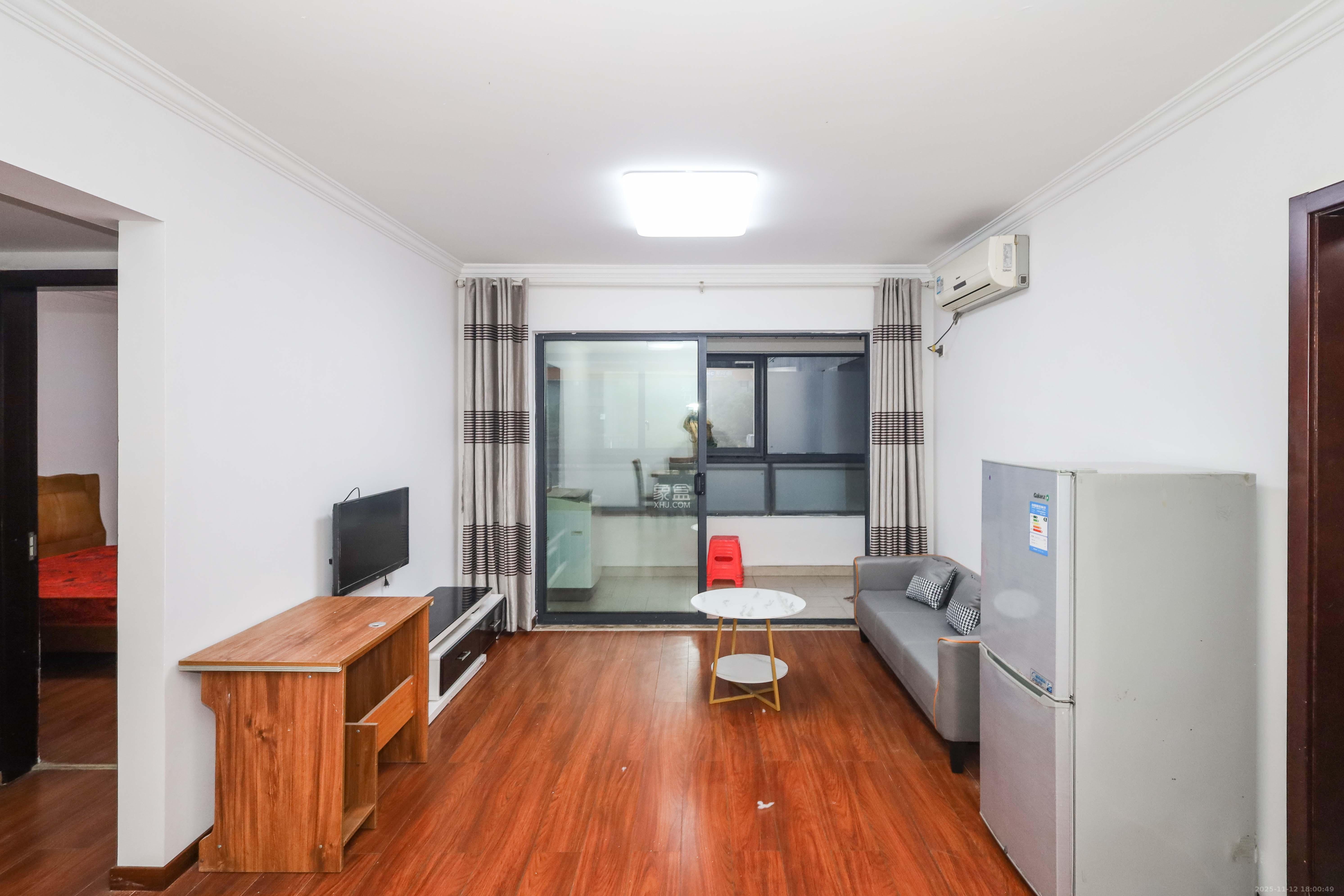 好莱城(弘德西街) 2室2厅1卫 58.0万 好莱城(弘德西街) 2室2厅1卫 58.0万客厅