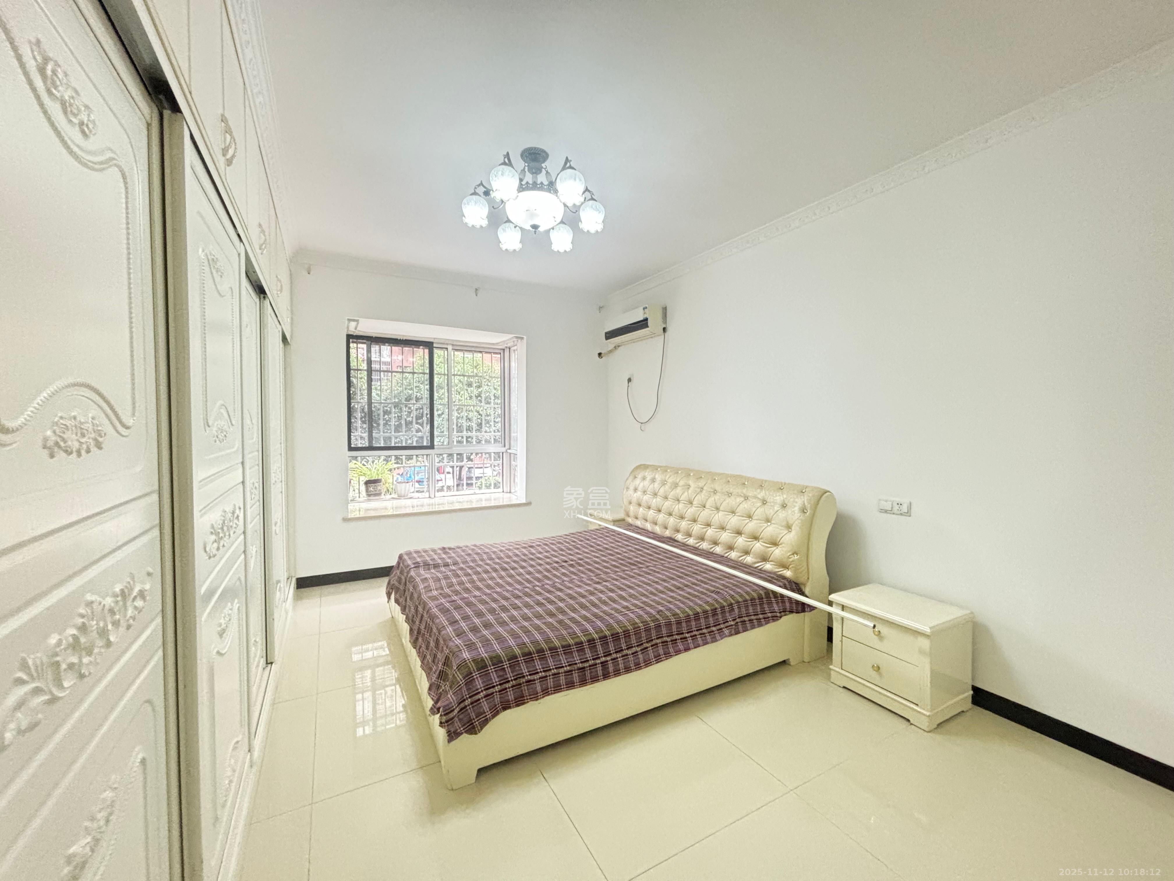 先锋新宇  3室2厅2卫    2500.0元/月室内图