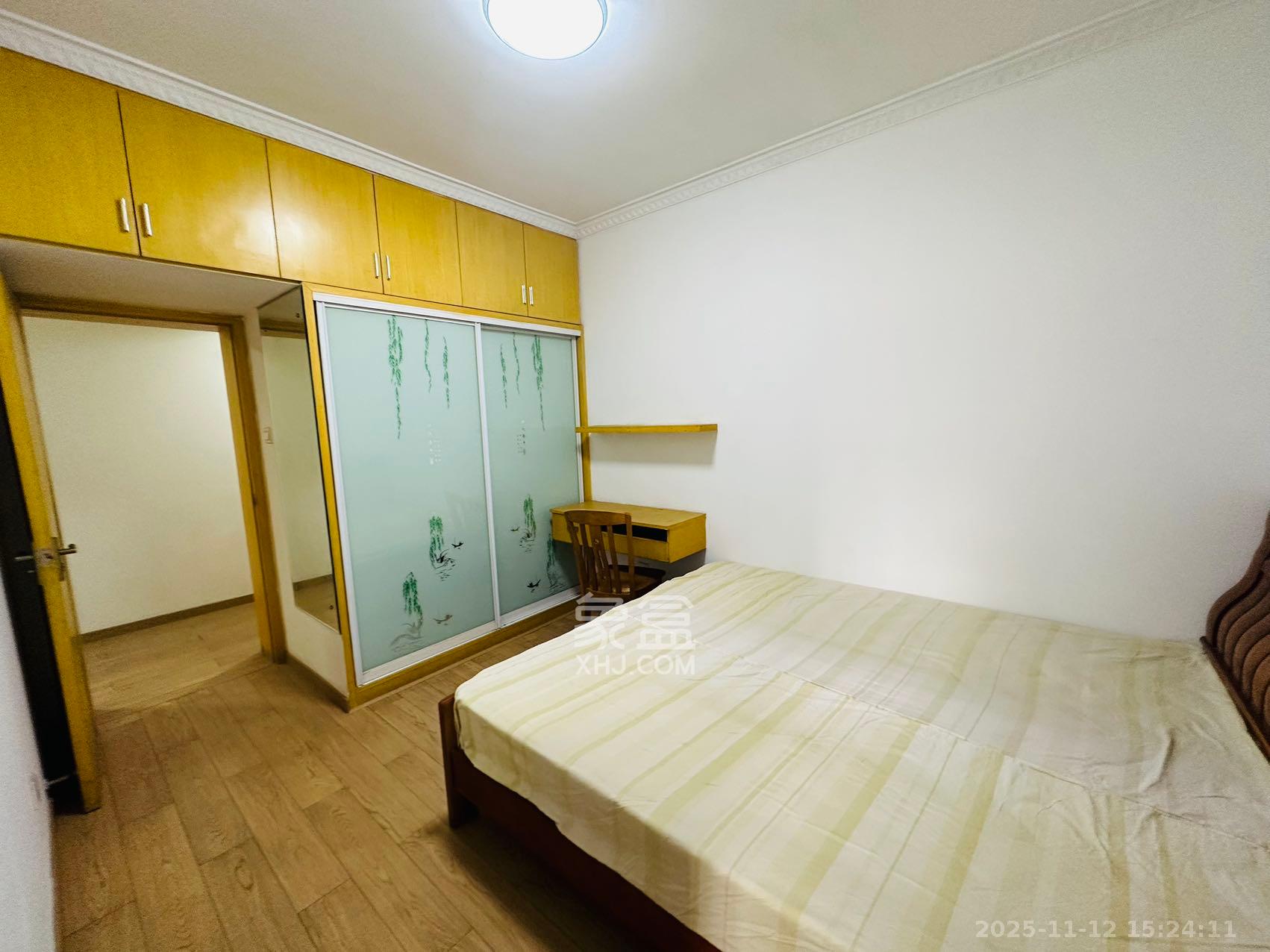 汇都公寓 3室2厅1卫 2300.0元/月 汇都公寓 3室2厅1卫 2300.0元/月室内图