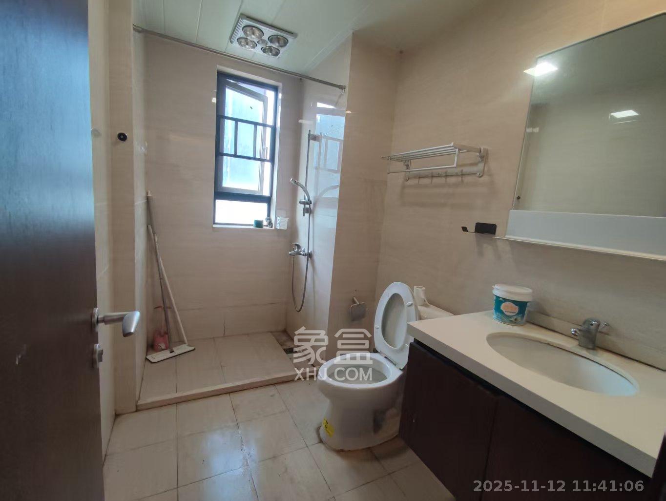 汇金城/嘉华城(二期、三期) 3室2厅1卫 2400.0元/月 汇金城/嘉华城(二期、三期) 3室2厅1卫 2400.0元/月室内图