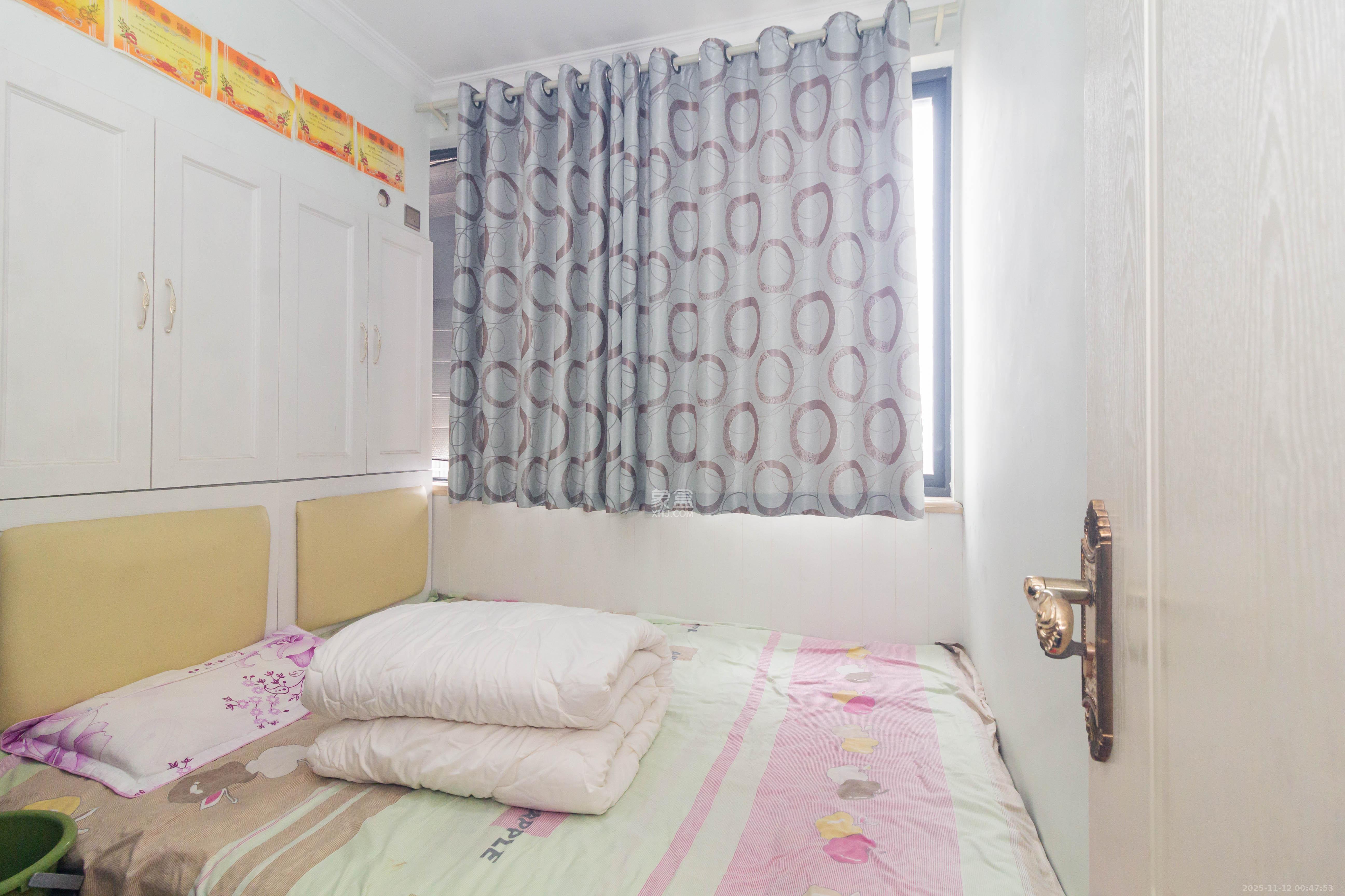 海德公园  3室2厅1卫    55.8万卧室