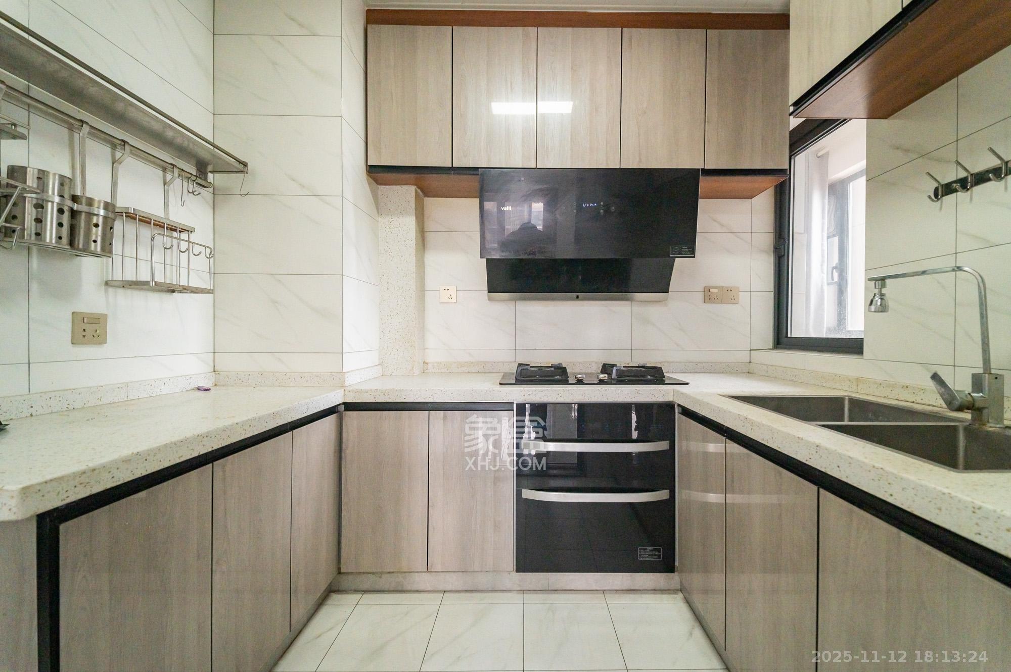 松雅湖壹号  3室2厅1卫    78.8万厨房