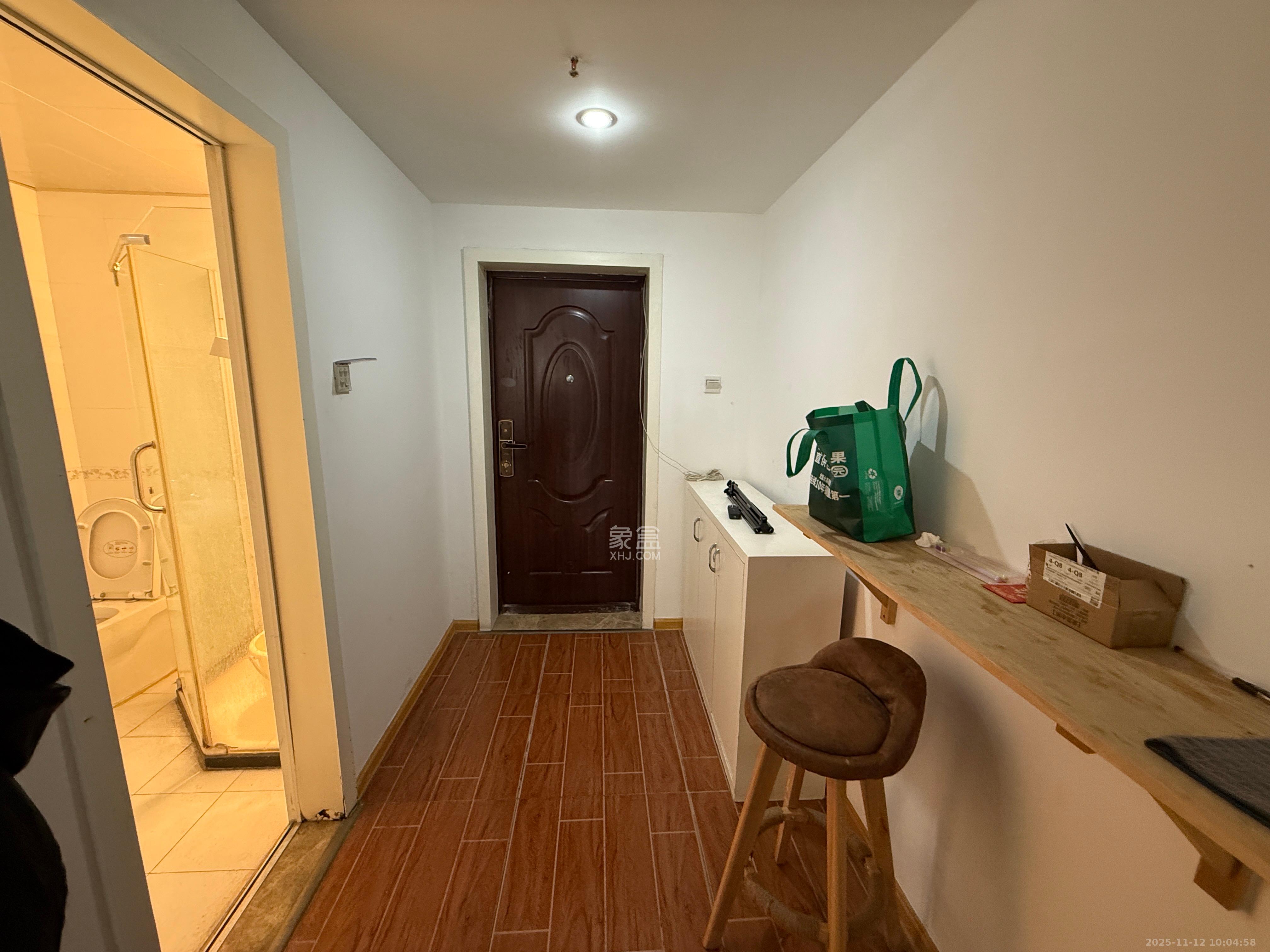 嘉盛国际广场  1室1厅1卫    1800.0元/月