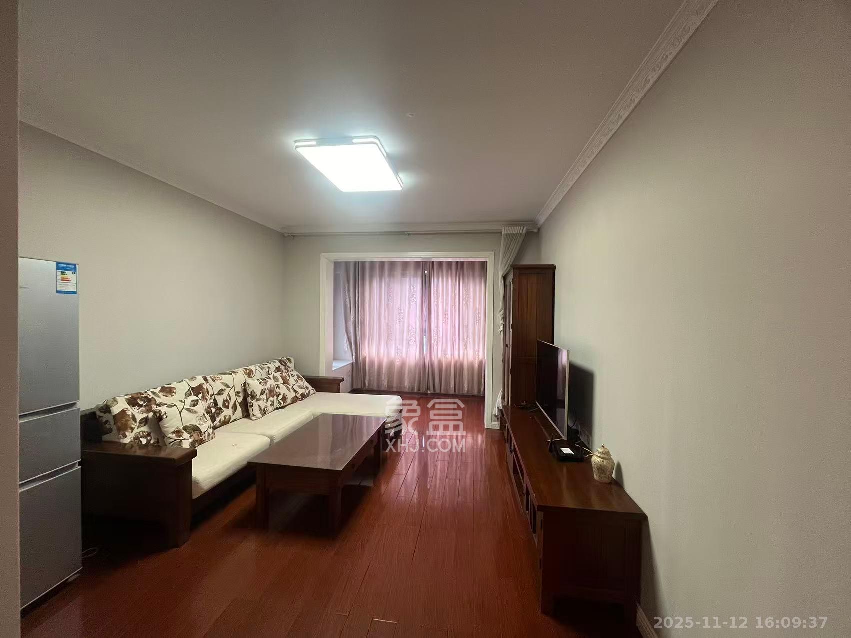 鑫远湘府华城 2室2厅1卫 2600.0元/月 鑫远湘府华城 2室2厅1卫 2600.0元/月室内图