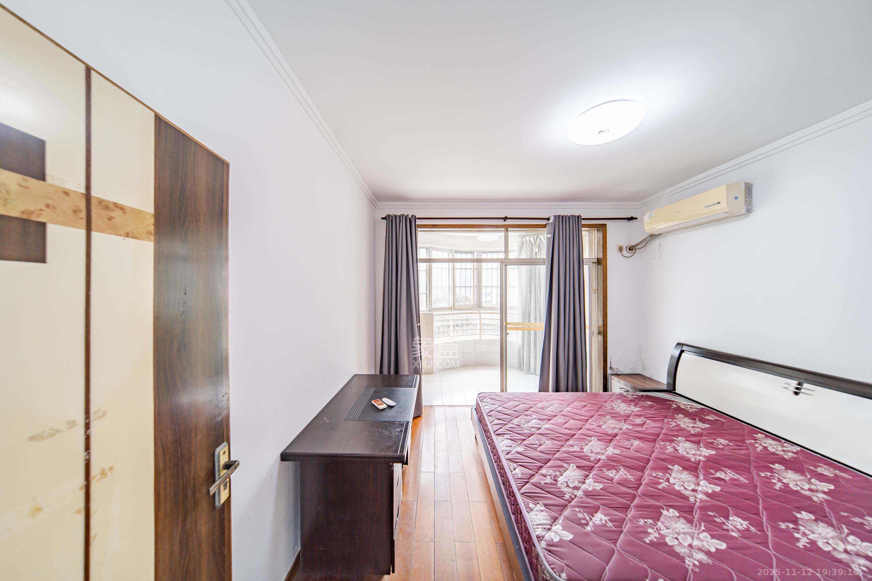 四季美景一、二期 2室2厅1卫 72.0万 四季美景一、二期 2室2厅1卫 72.0万卧室