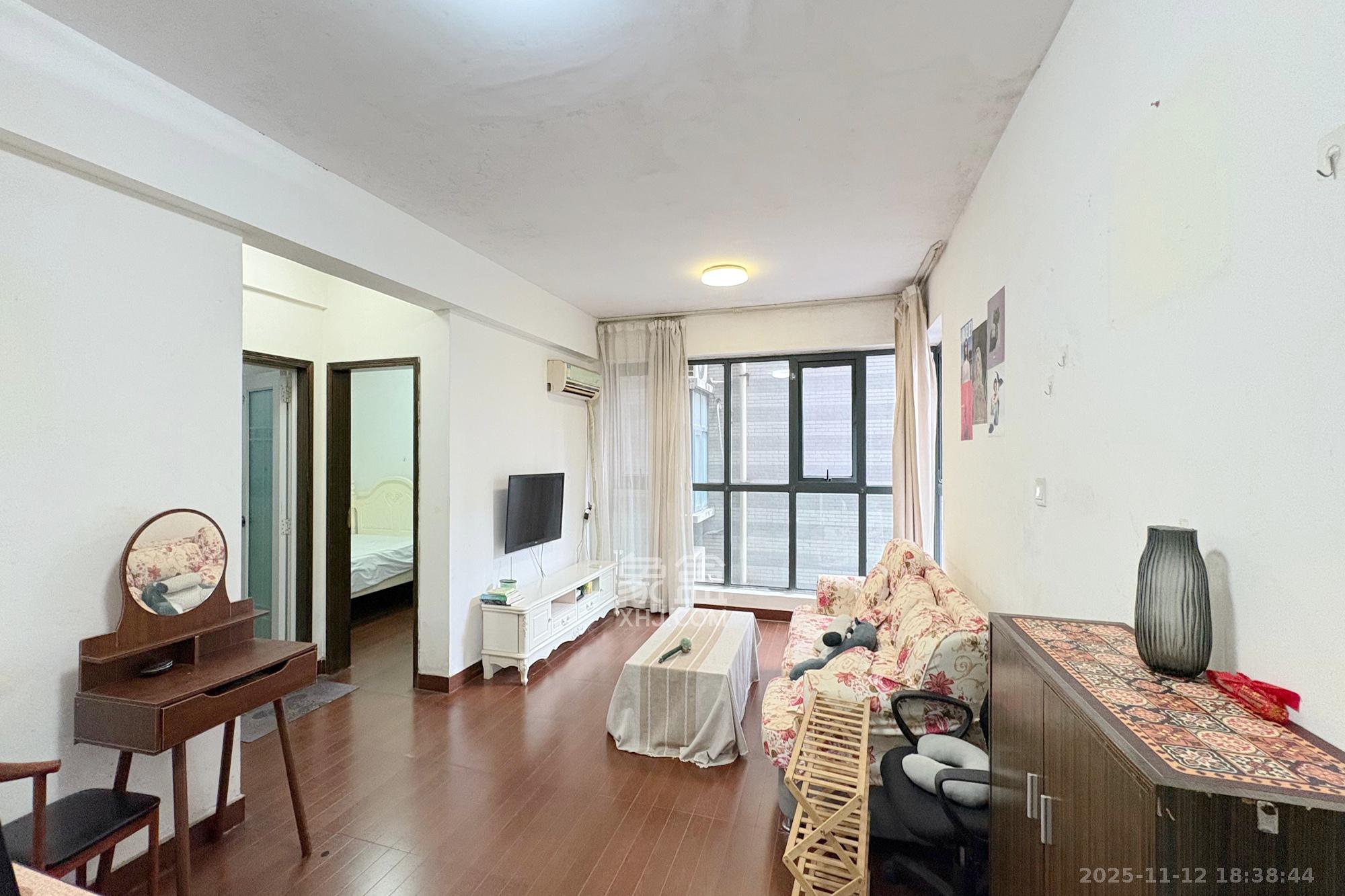 中天广场  1室1厅1卫    55.0万