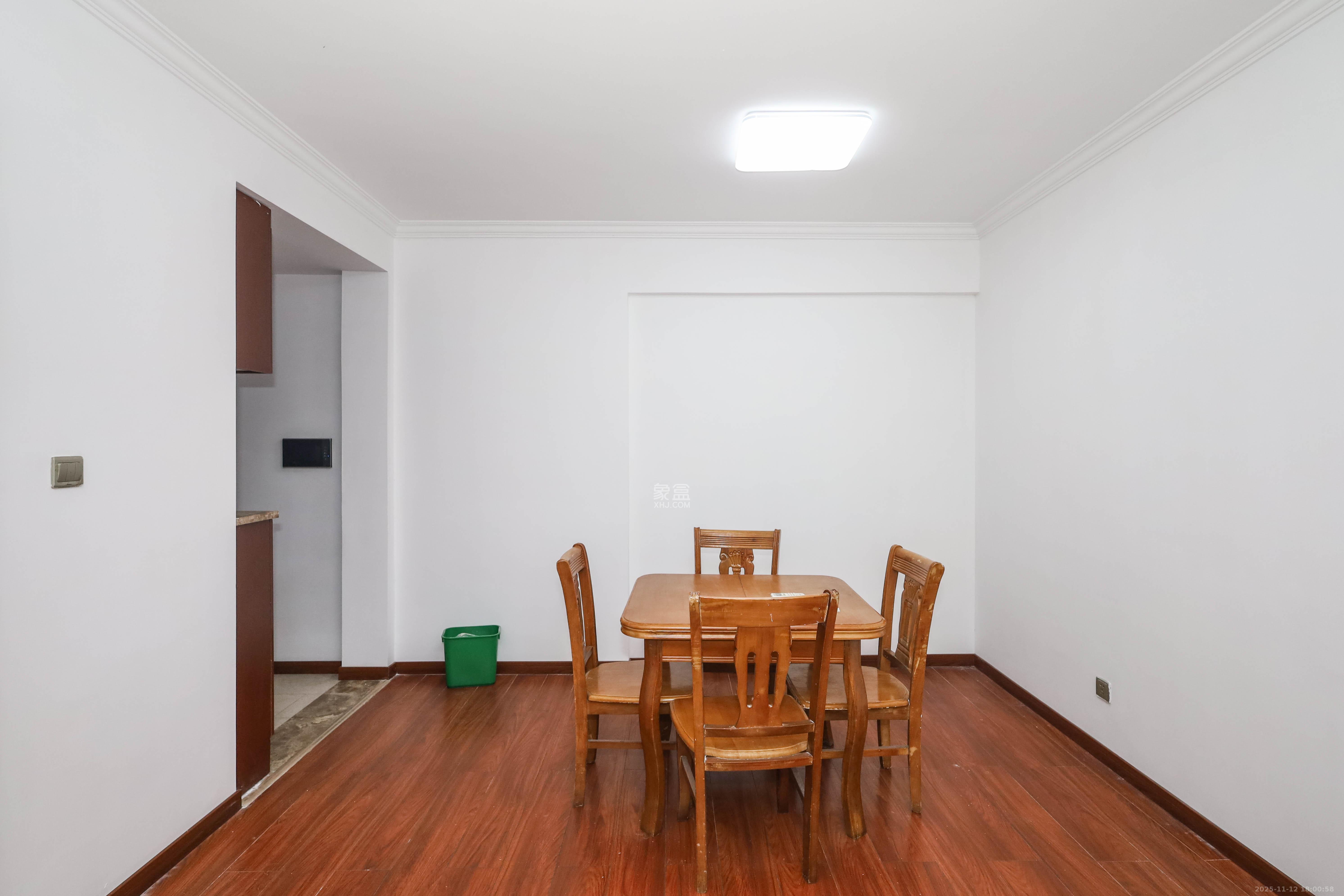 好莱城（弘德西街）  2室2厅1卫    58.0万客厅