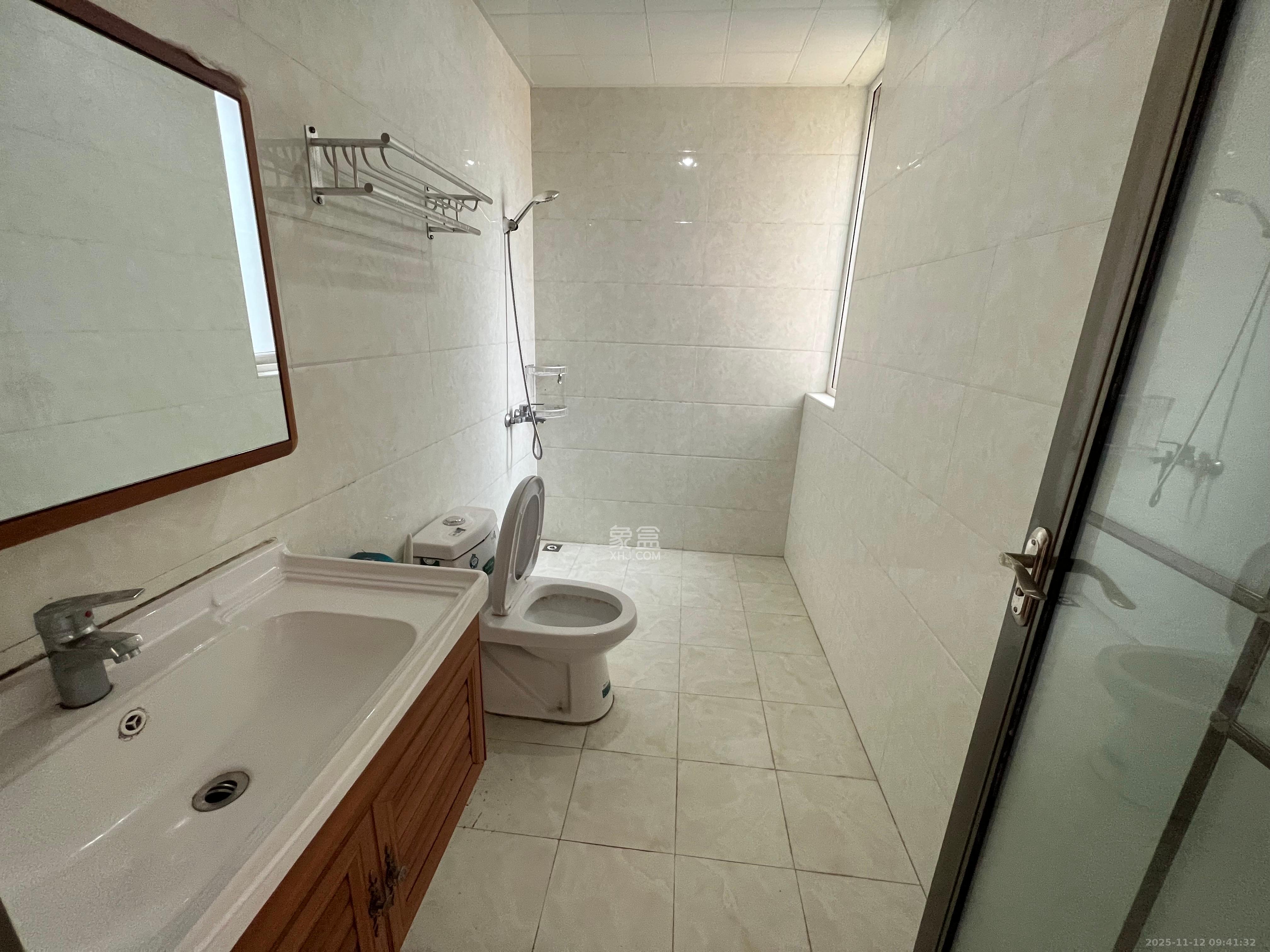 金地格林公馆  3室2厅1卫    2700.0元/月室内图