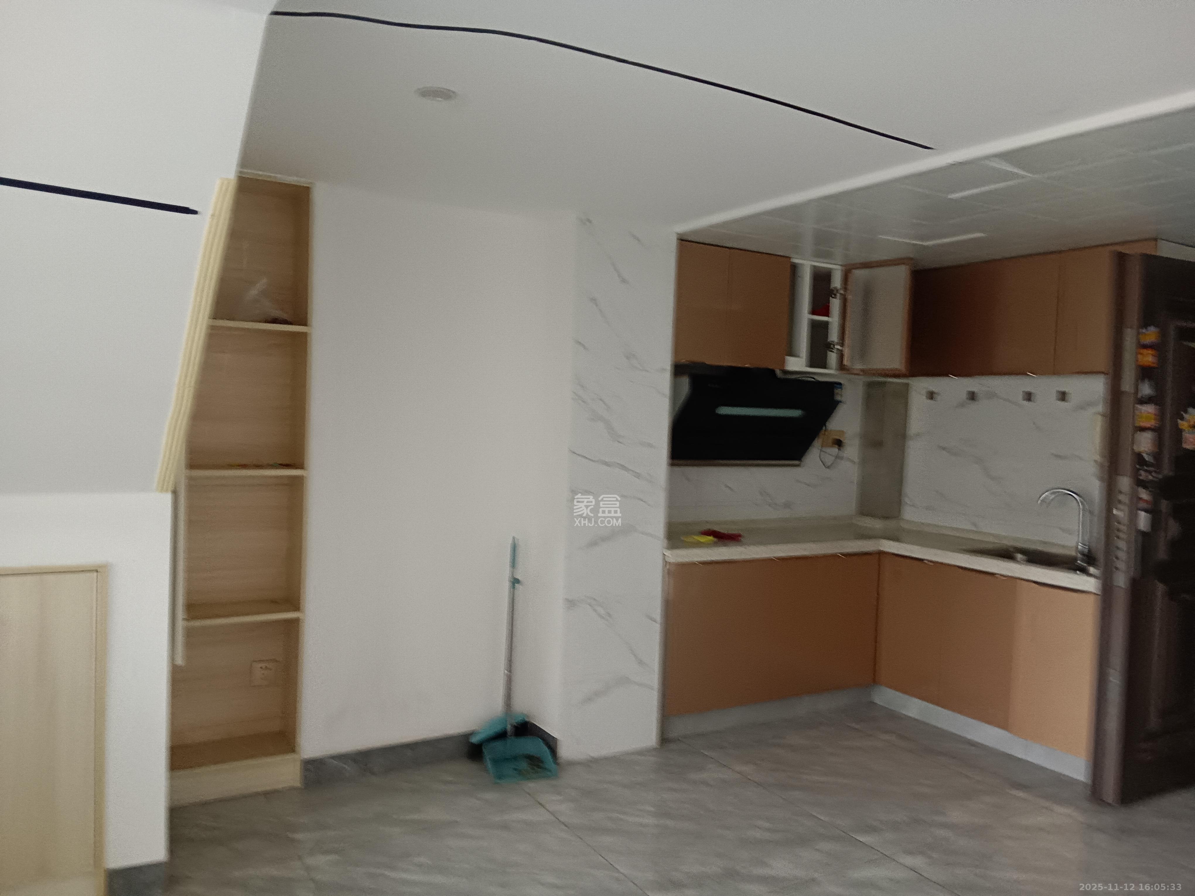 东方美地  4室2厅1卫    3500.0元/月室内图