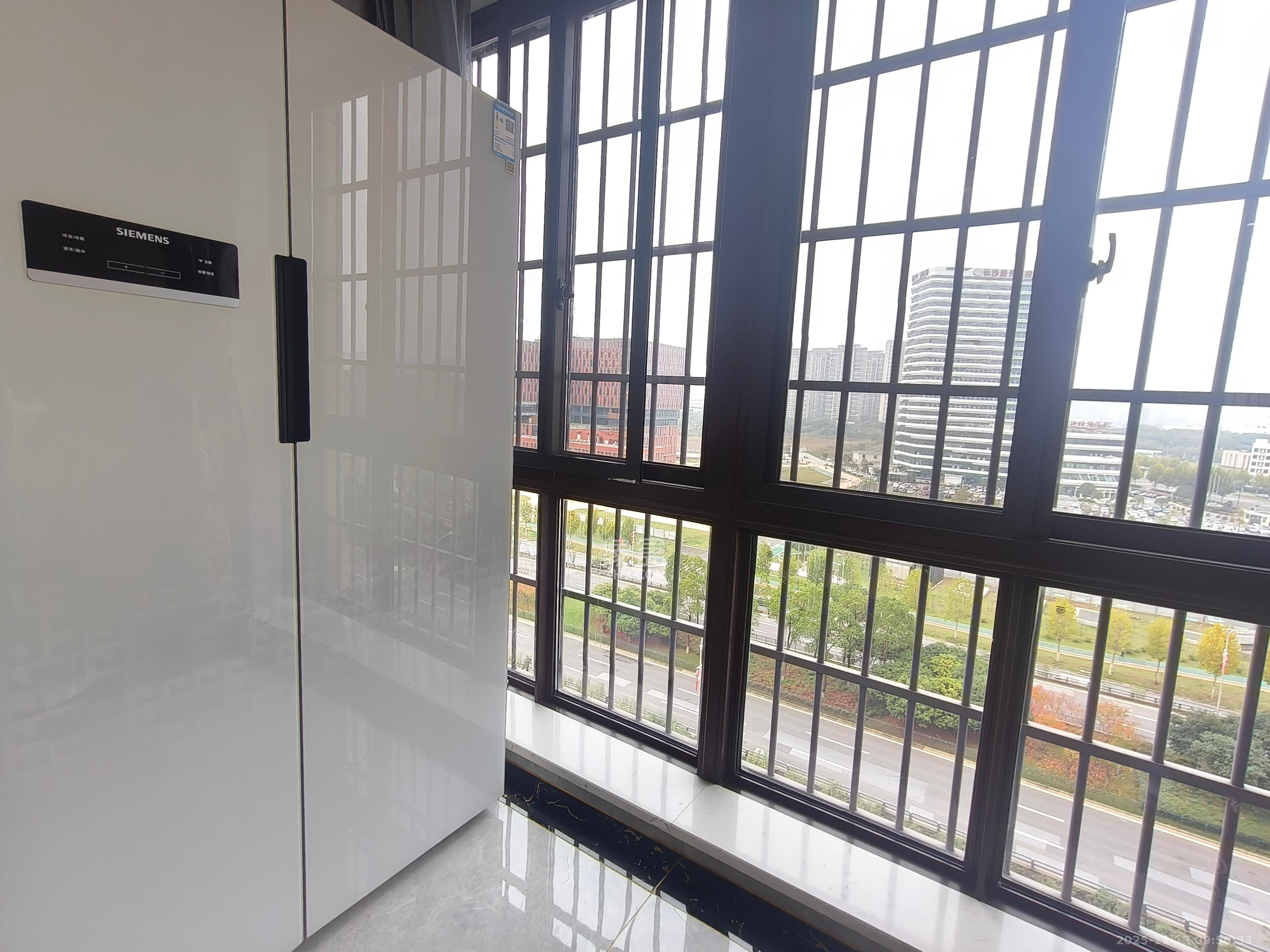 东方美地 4室2厅2卫 2800.0元/月 东方美地 4室2厅2卫 2800.0元/月室内图