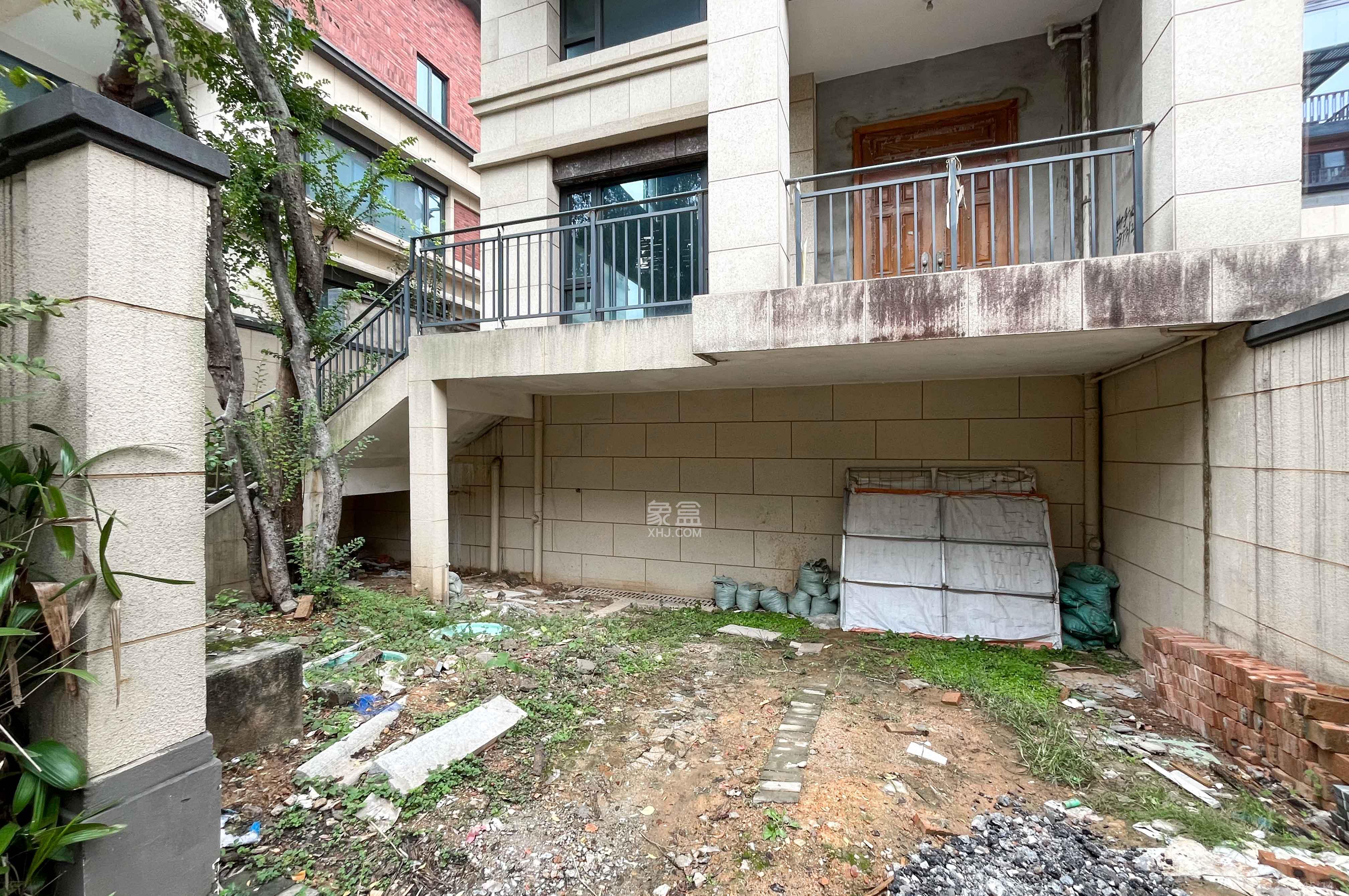 长房梅溪香山  8室4厅4卫    980.0万其他