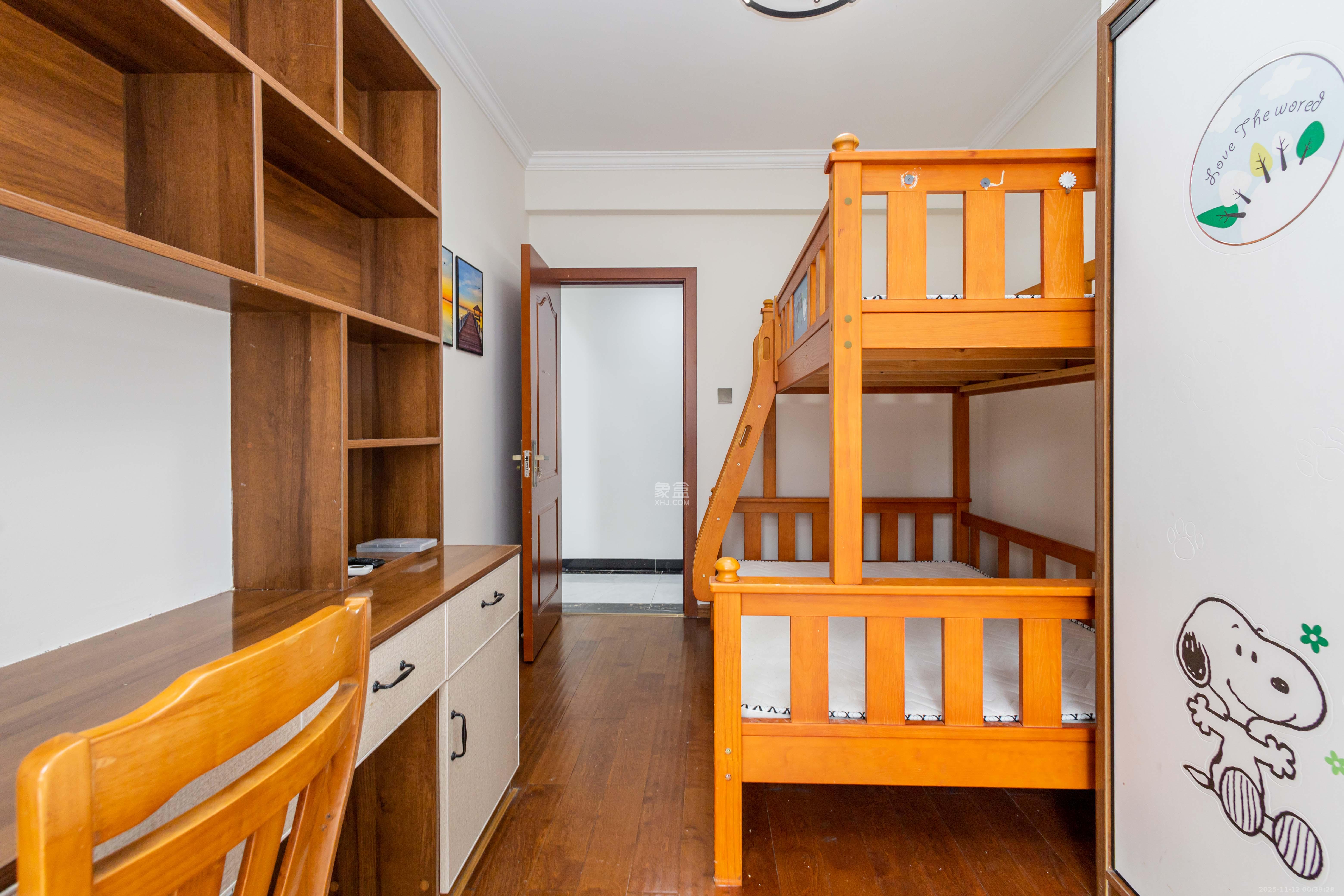 东业上城嘉苑（晟悦国际）  3室2厅2卫    95.8万卧室