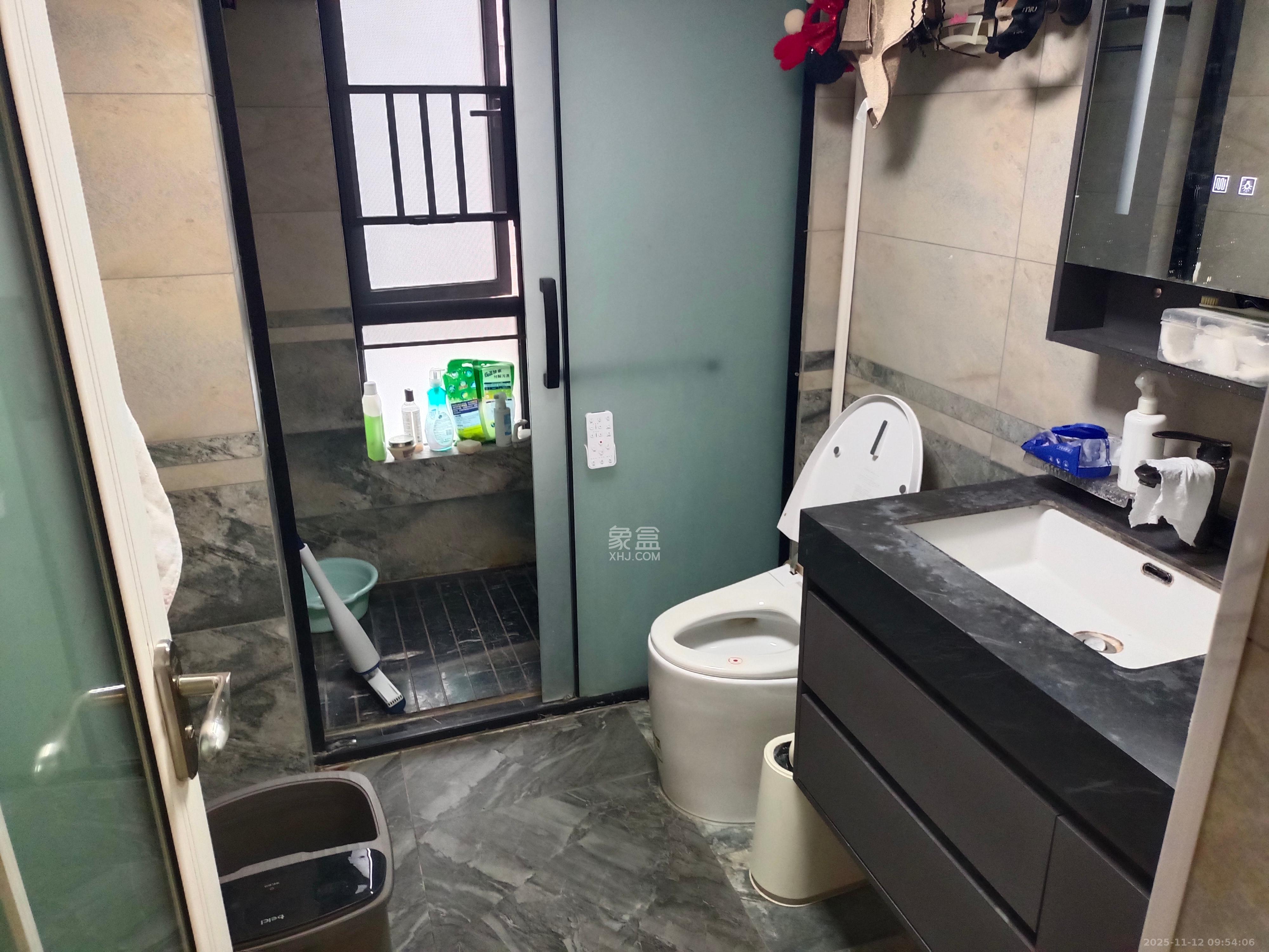 达美D6区 3室2厅1卫 3200.0元/月 达美D6区 3室2厅1卫 3200.0元/月室内图