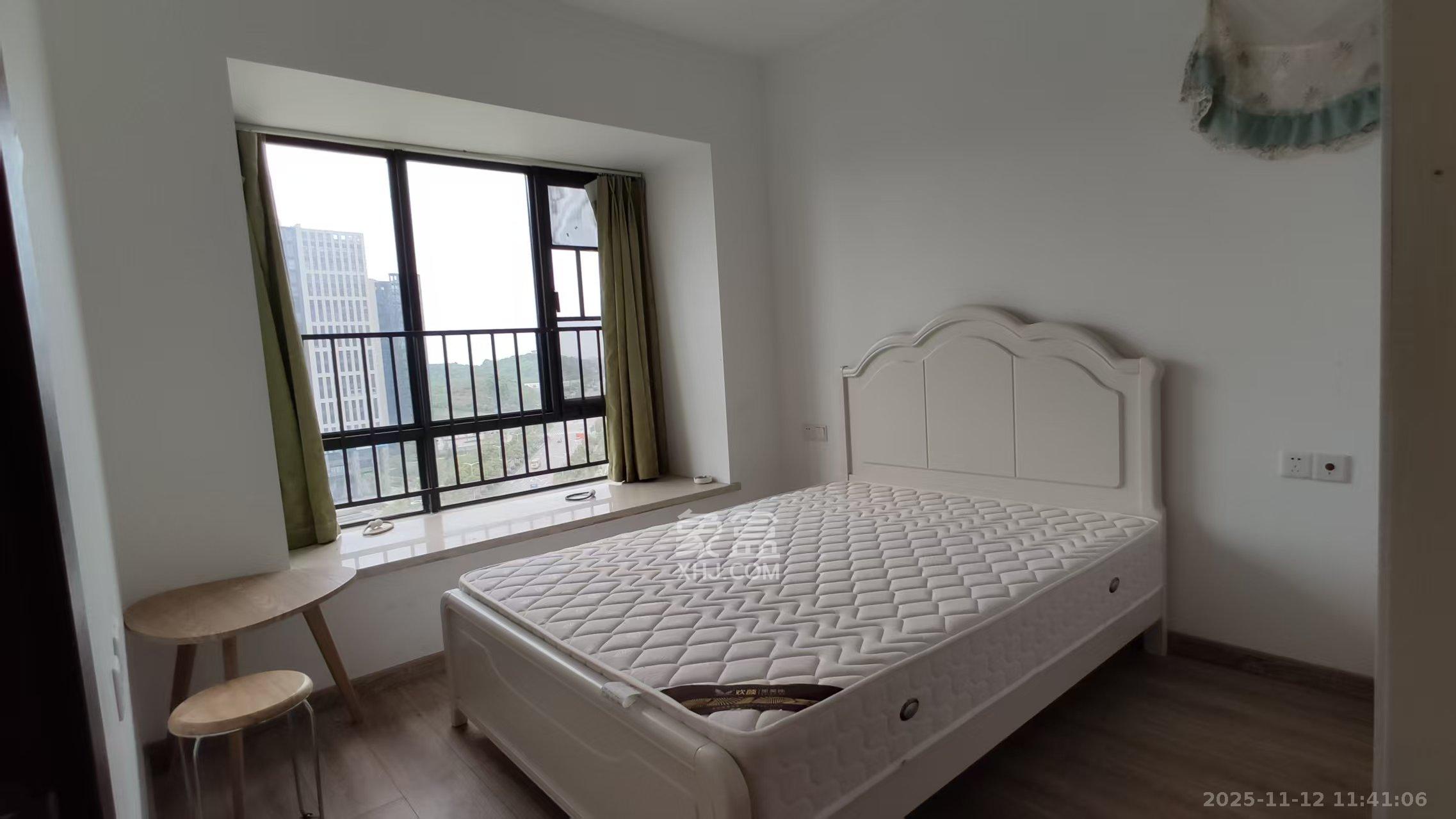 汇金城/嘉华城（二期、三期）  3室2厅1卫    2400.0元/月室内图