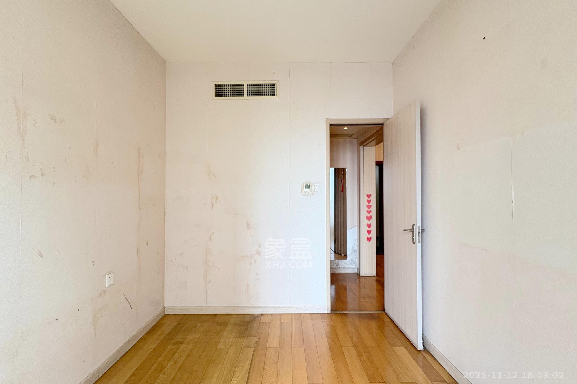 盛世美居荷园  2室2厅2卫    110.0万其他