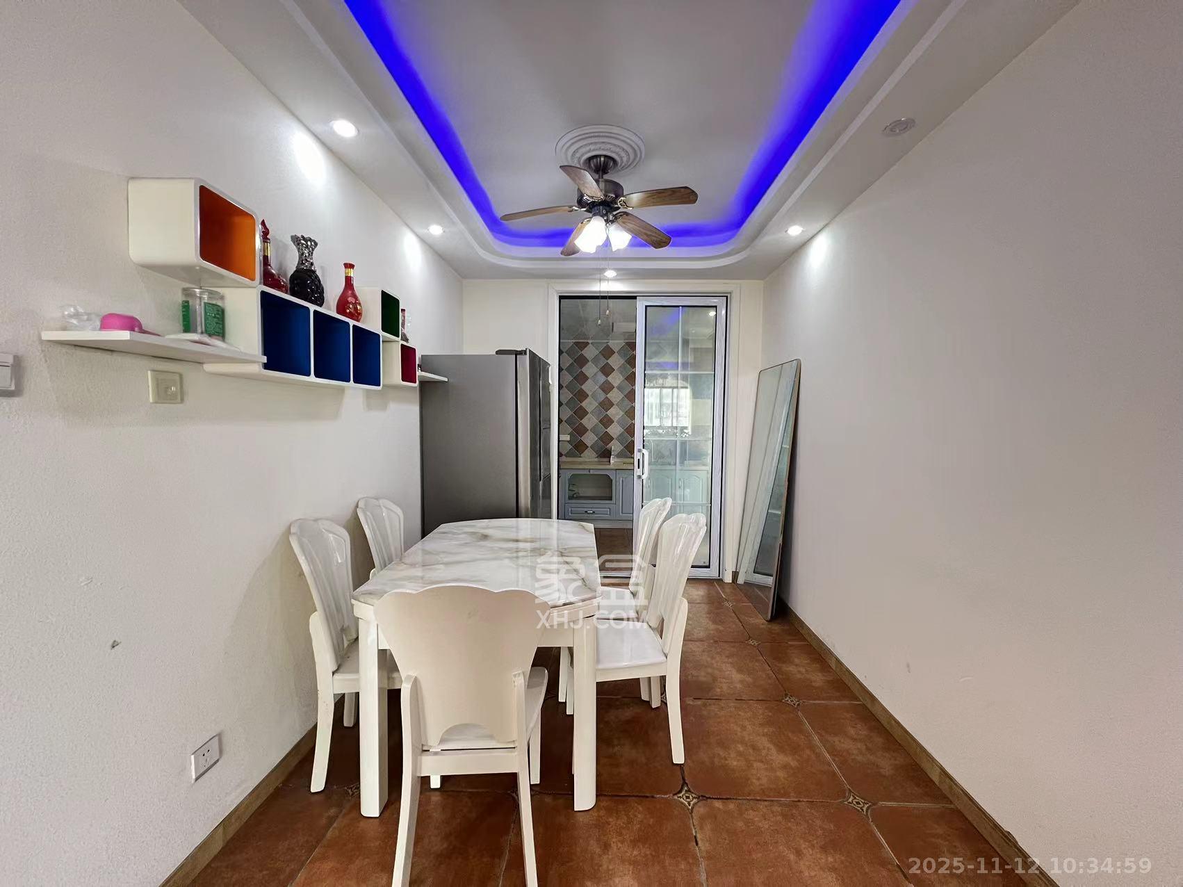 花样年华  4室2厅2卫    2400.0元/月室内图