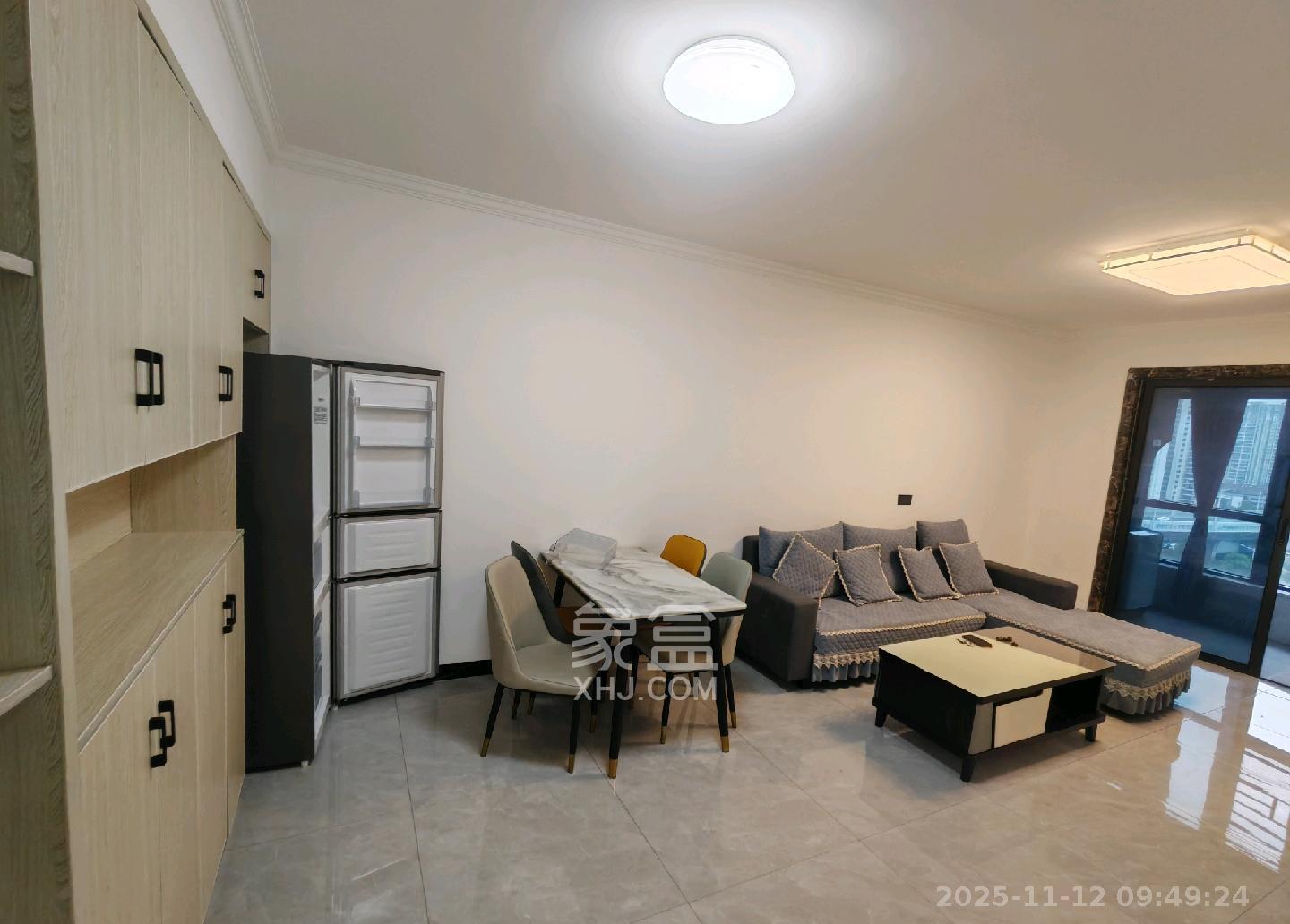 嘉雨兴园  2室1厅1卫    2700.0元/月室内图