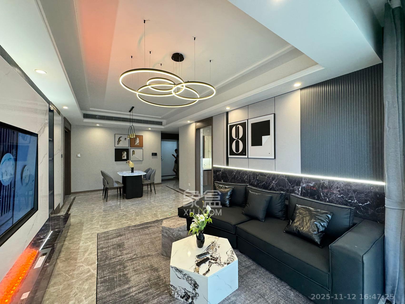 绿地V岛  3室1厅2卫    5200.0元/月室内图