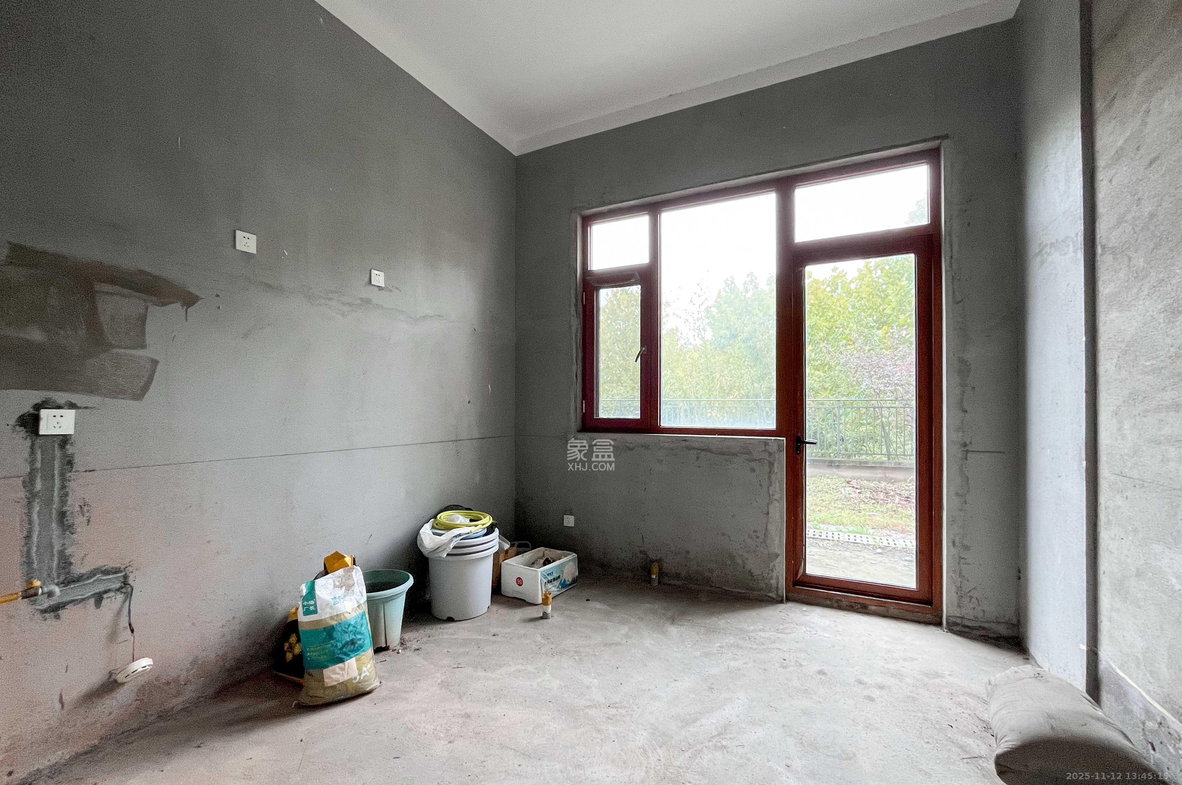 长房梅溪香山  8室4厅4卫    980.0万其他