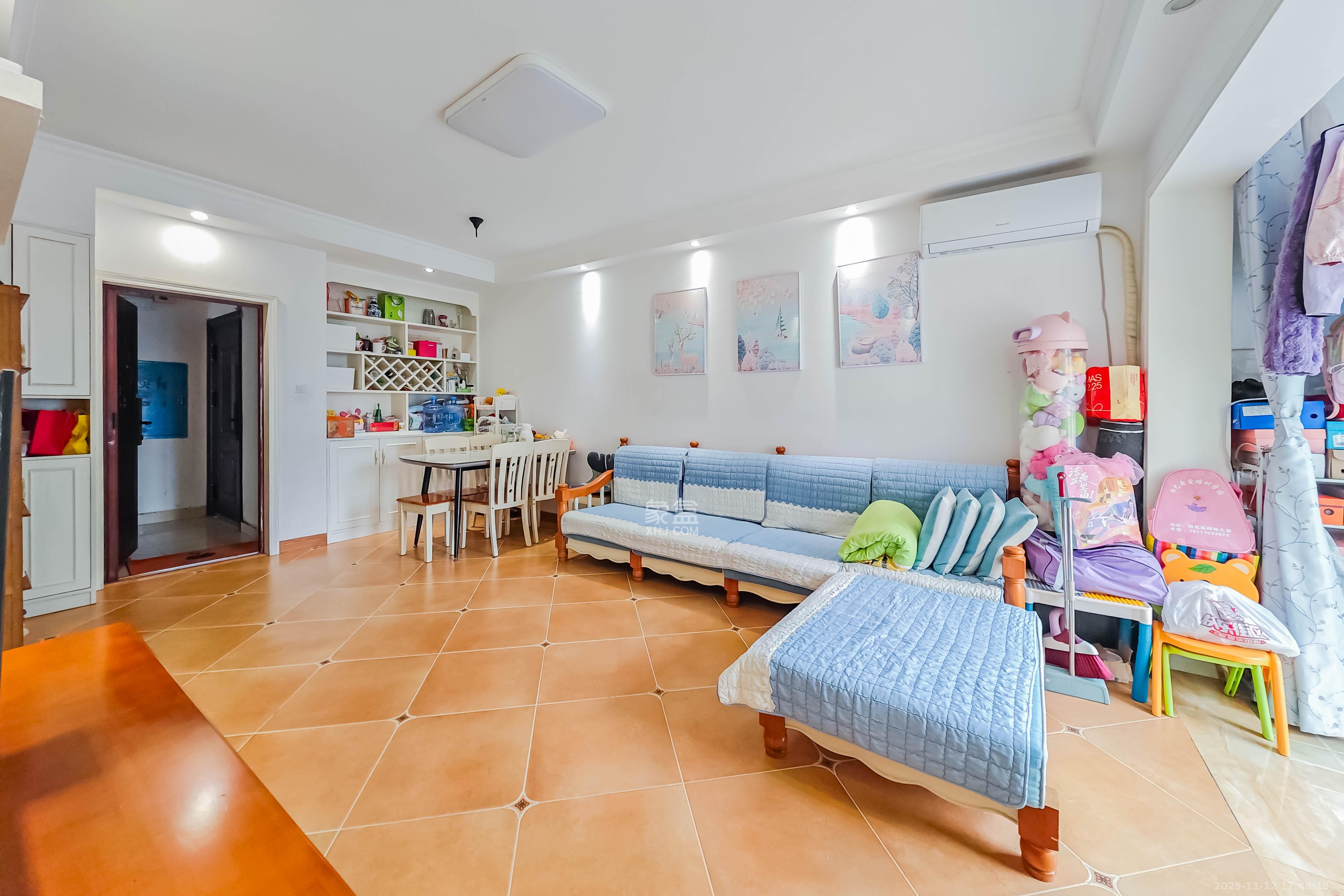 绿地之窗 4室2厅1卫 78.0万 绿地之窗 4室2厅1卫 78.0万客厅