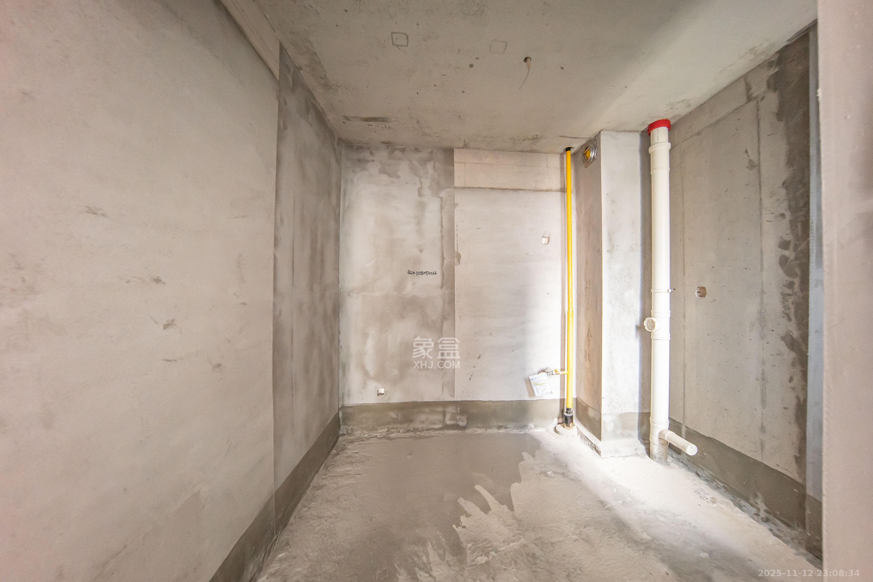 汉唐翰林府 3室2厅2卫 86.0万 汉唐翰林府 3室2厅2卫 86.0万厨房