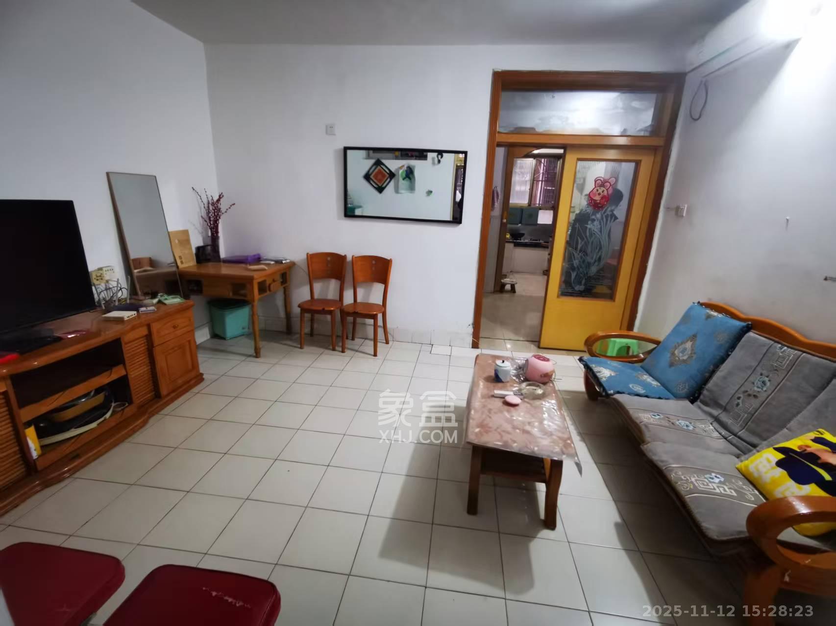 湖南省工商银行（原八一桥工商银行）  3室2厅1卫    2200.0元/月室内图