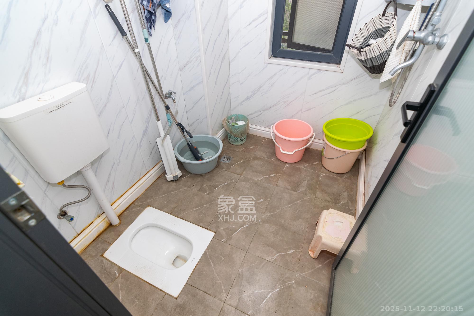 金地三千府(金地湖山樾、金地自在城) 4室3厅3卫 92.0万 金地三千府(金地湖山樾、金地自在城) 4室3厅3卫 92.0万卫生间