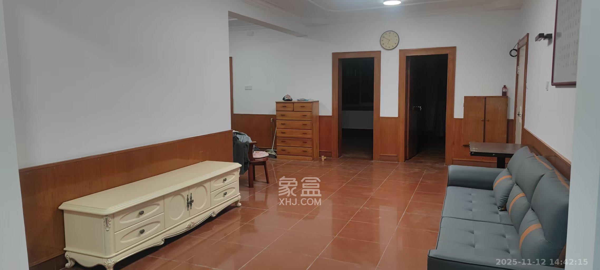 星兴佳园 3室2厅1卫 1700.0元/月 星兴佳园 3室2厅1卫 1700.0元/月室内图