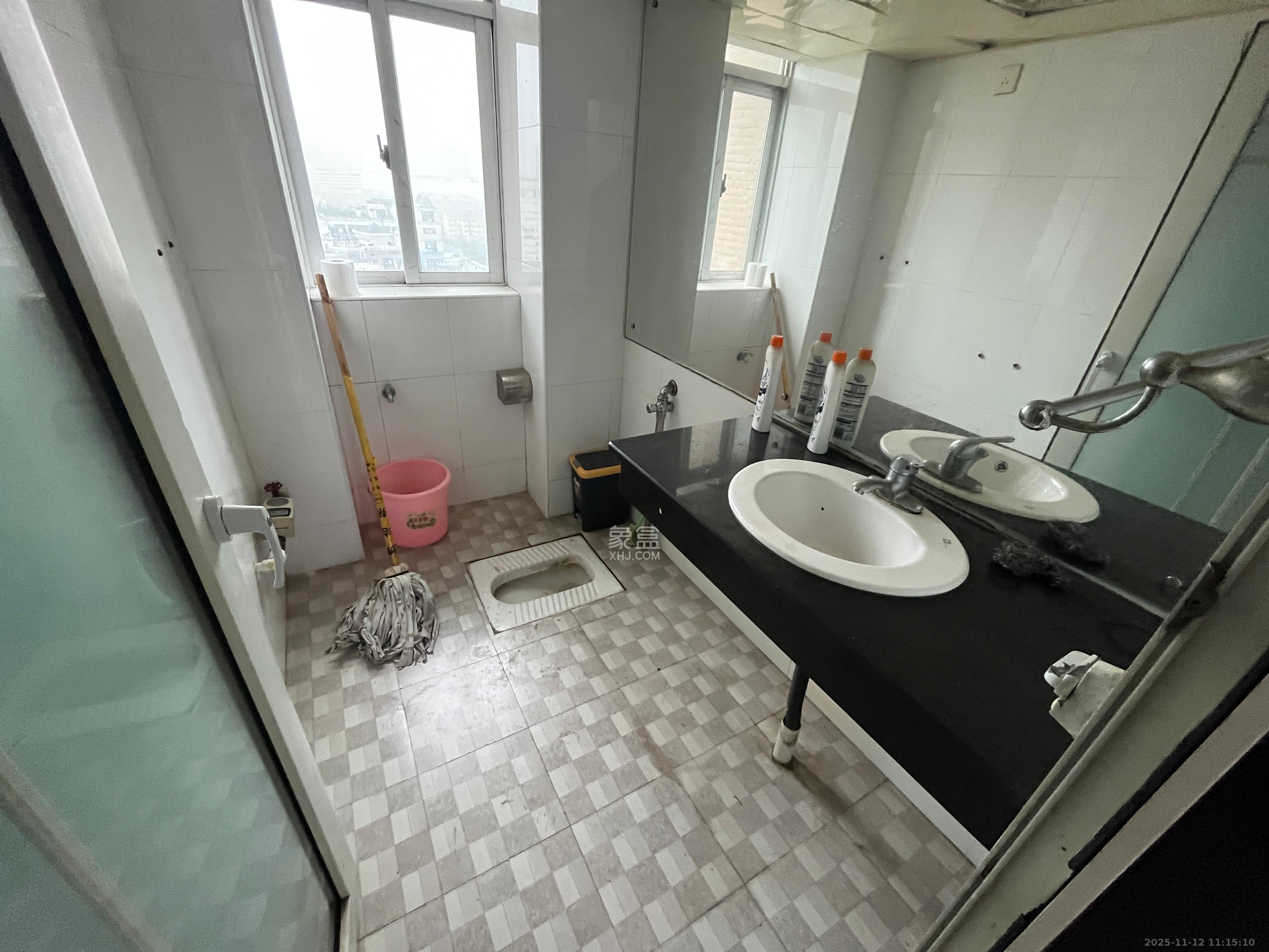 上河国际F座  3室2厅2卫    3200.0元/月室内图