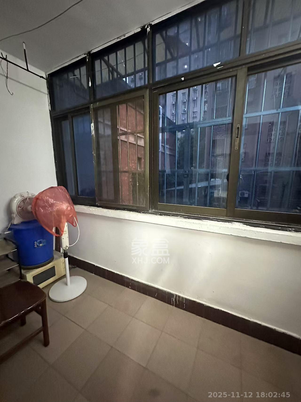 文艺新村 2室1厅1卫 1800.0元/月 文艺新村 2室1厅1卫 1800.0元/月室内图