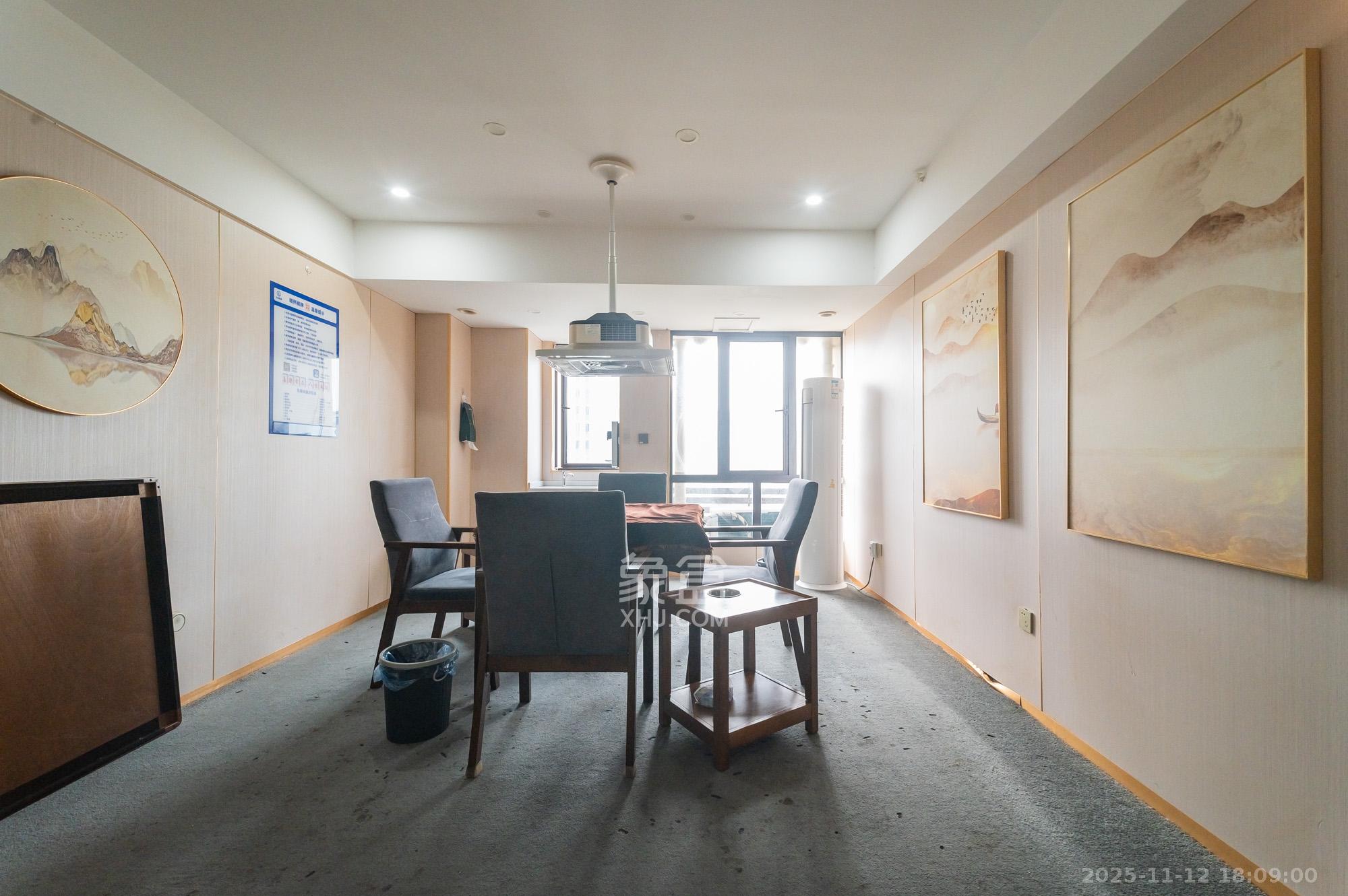 国泰九龙湾 1室1厅1卫 19.8万 国泰九龙湾 1室1厅1卫 19.8万客厅