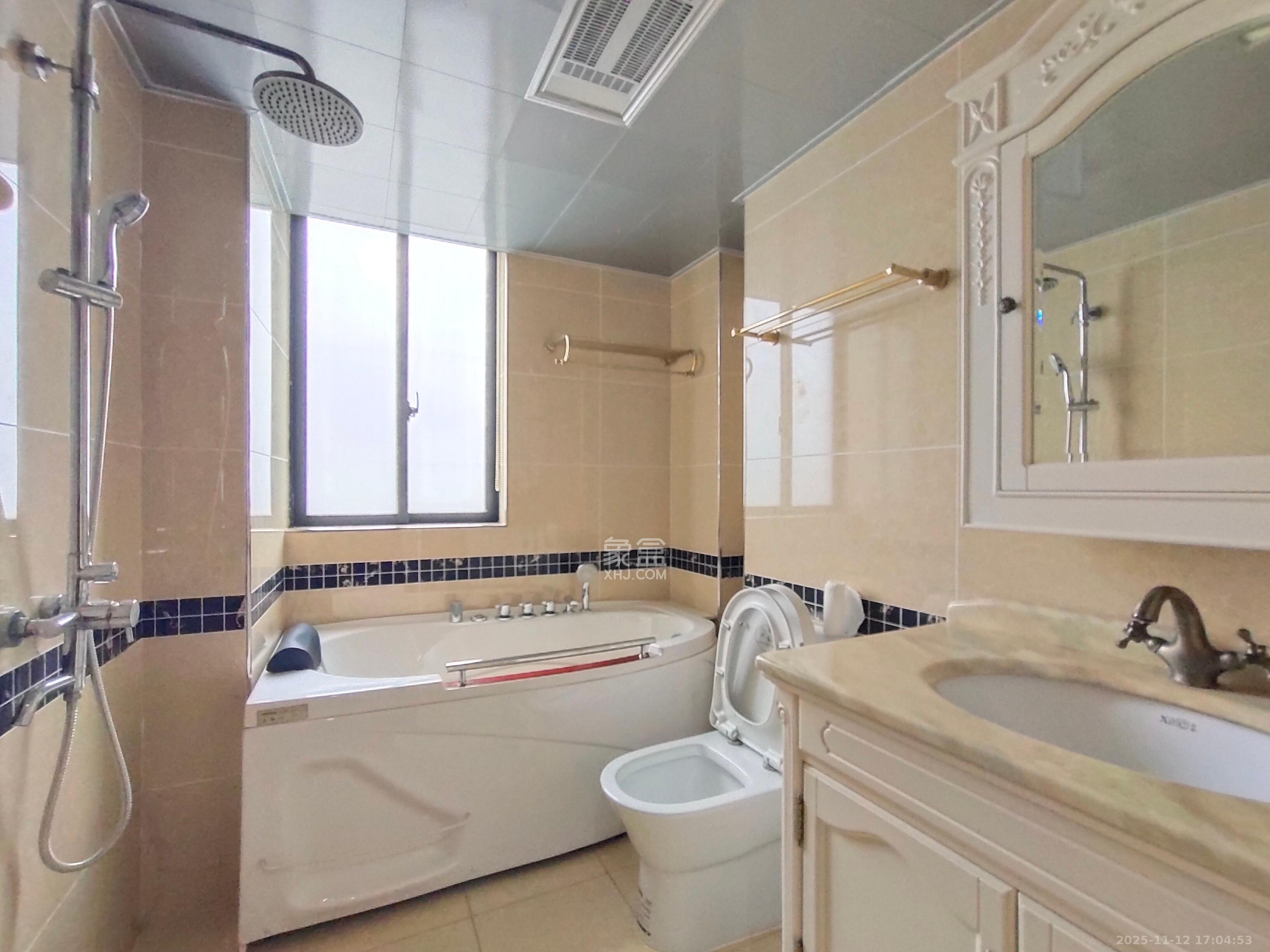 融科东南海  4室2厅2卫    4000.0元/月室内图